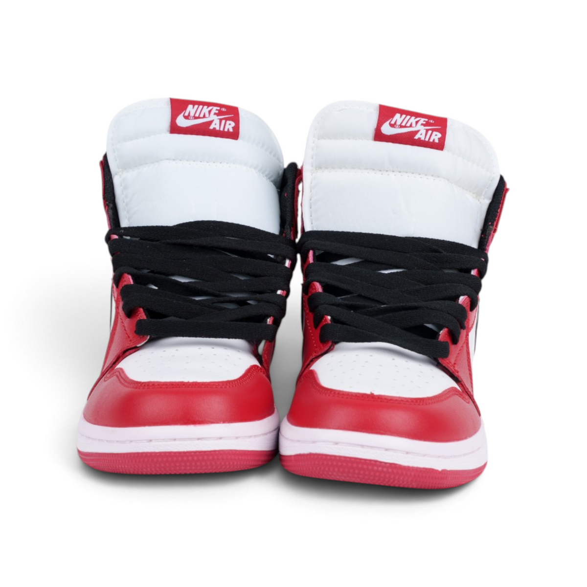 Nike Air Jordan 1 High OG Chicago красно-бело-чёрные кроссовки — вид спереди | GAMEOVERSHOP