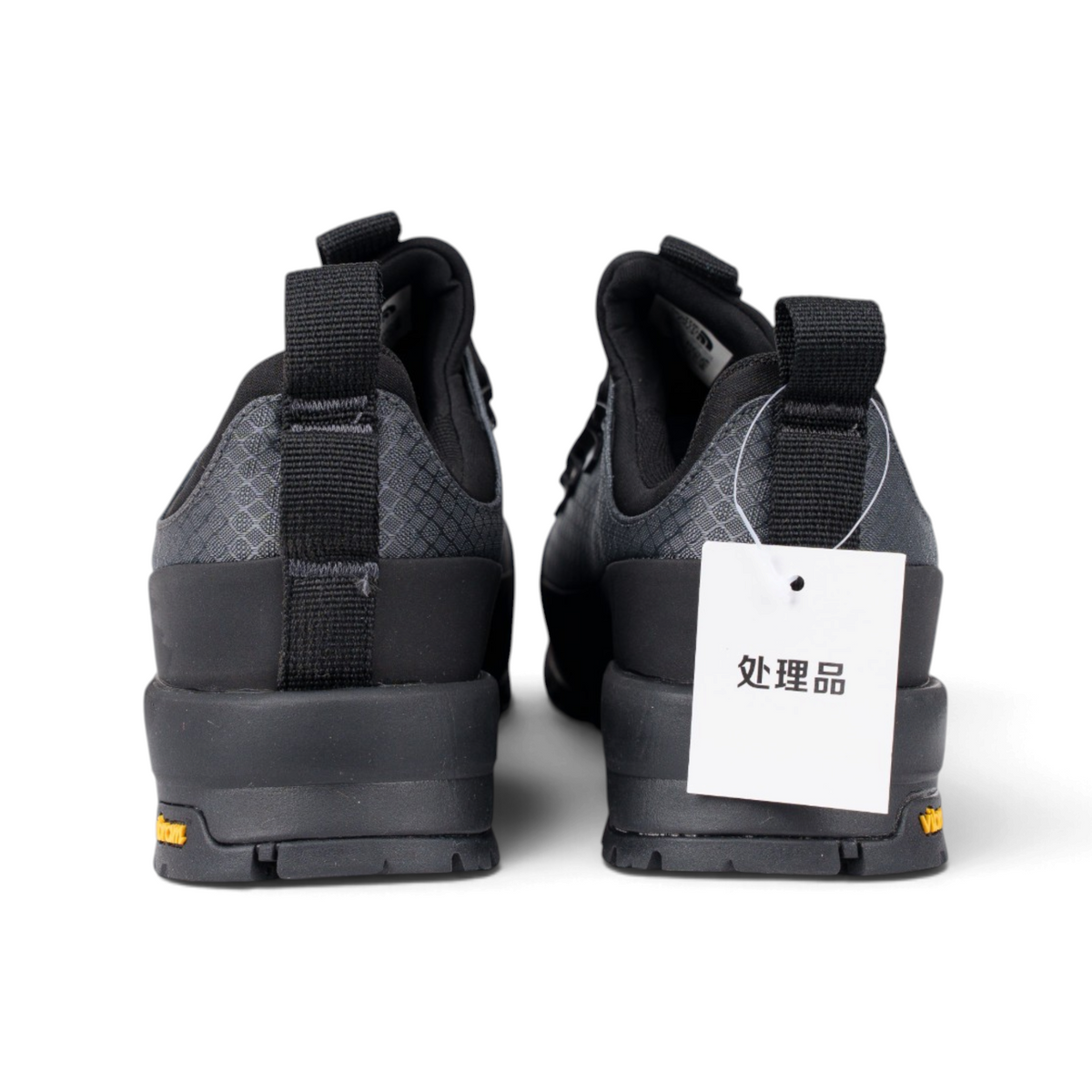 The North Face Glenclyffe Low серые кроссовки — вид сзади | GAMEOVERSHOP