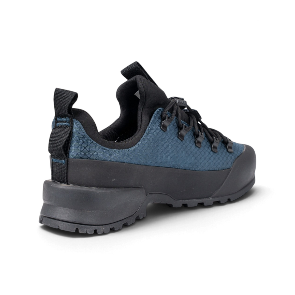 The North Face Glenclyffe Low тёмно-синие кроссовки — вид сзади-сбоку | GAMEOVERSHOP