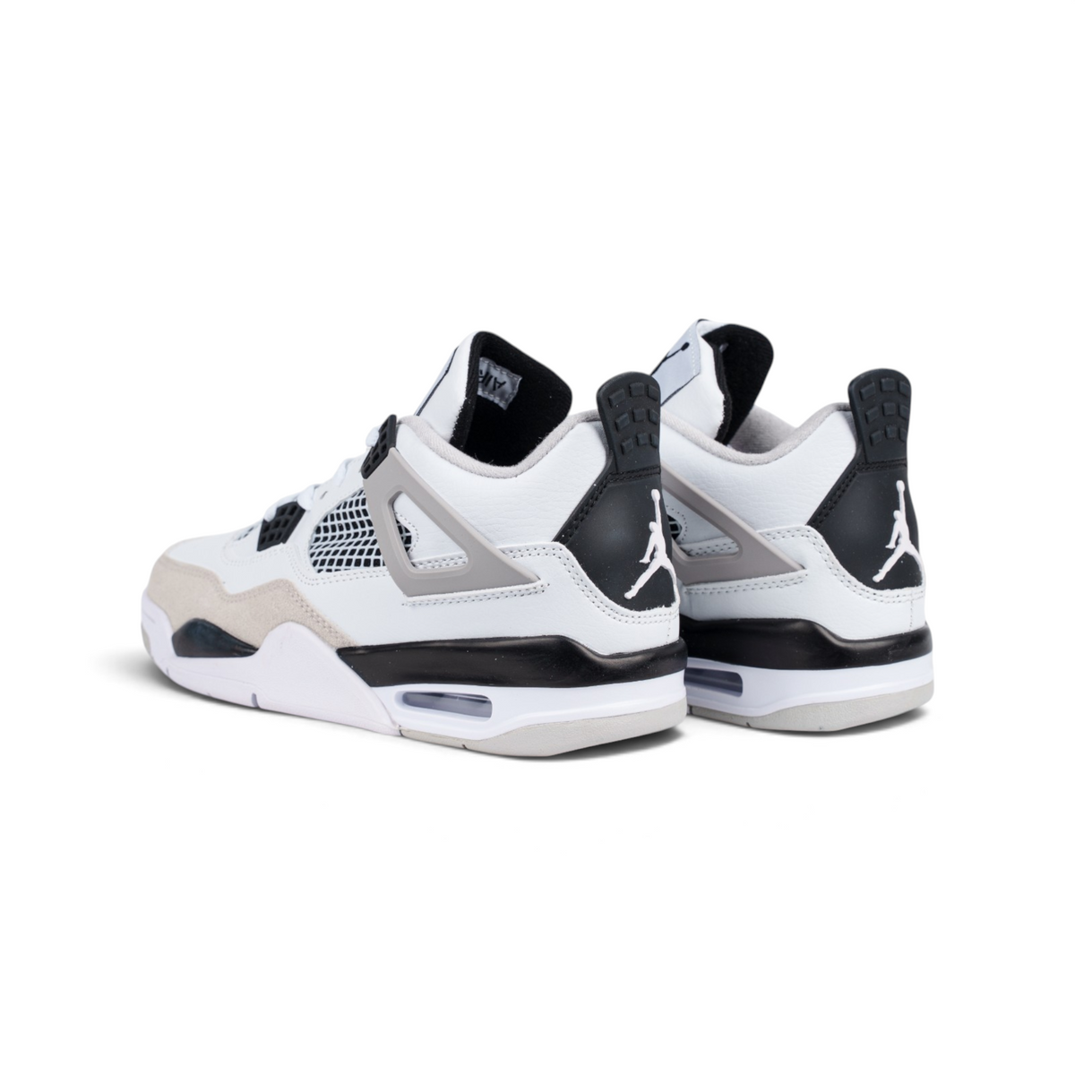 Nike Air Jordan 4 Retro Military Black белые с бежевыми вставками кроссовки — вид сзади под углом, пара | GAMEOVERSHOP