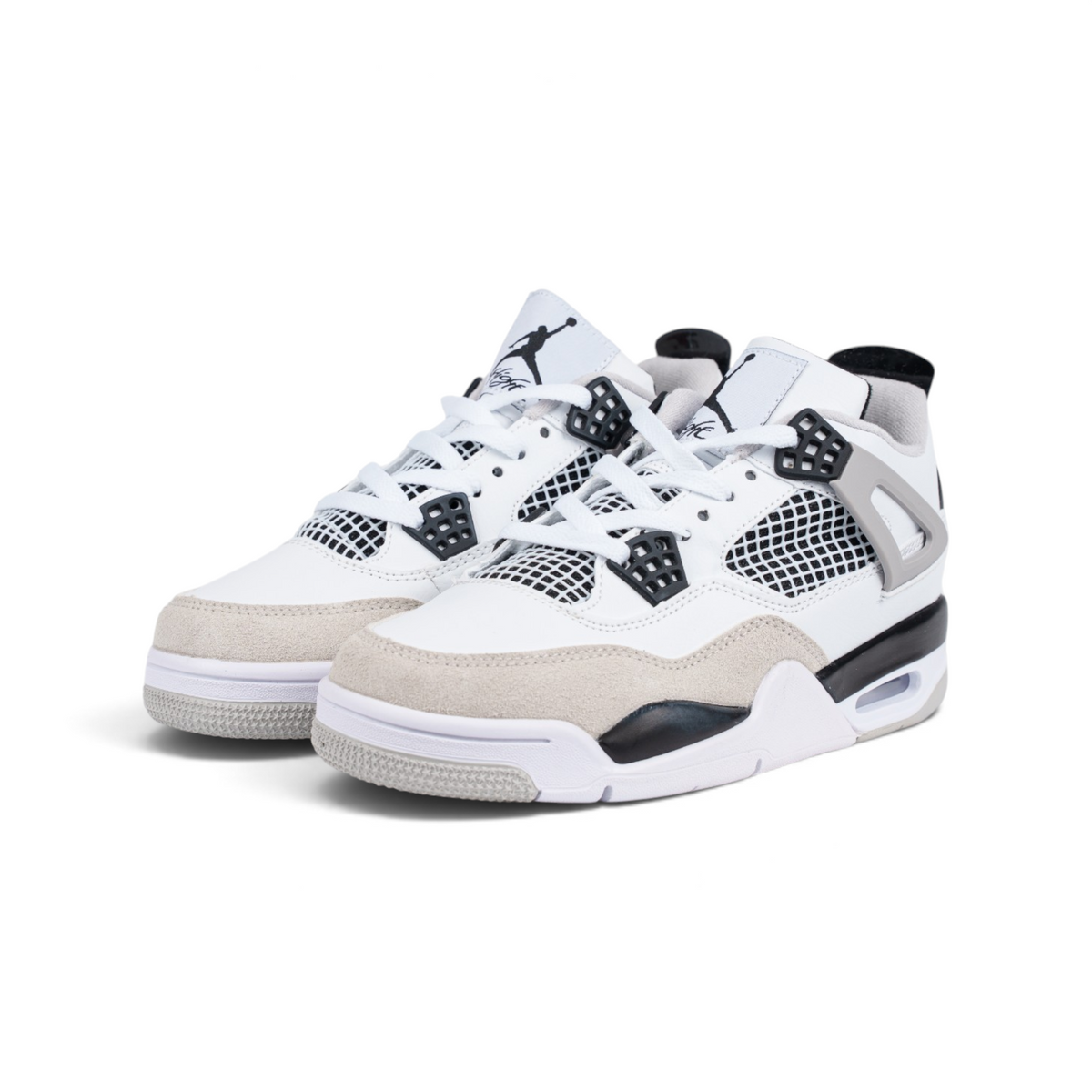 Nike Air Jordan 4 Retro Military Black белые с бежевыми вставками кроссовки — пара, вид спереди под углом | GAMEOVERSHOP
