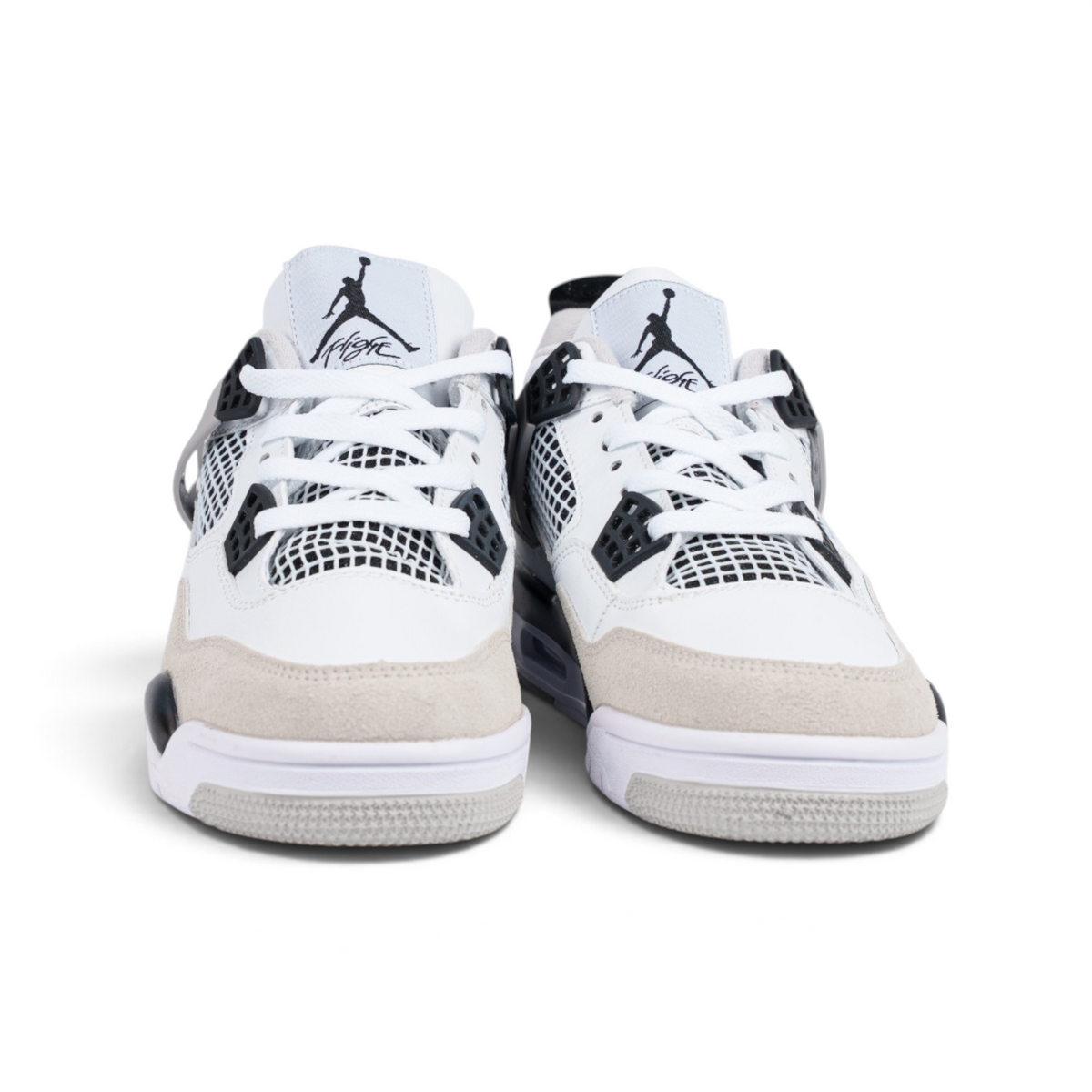 Nike Air Jordan 4 Retro Military Black белые с бежевыми вставками кроссовки — вид спереди, пара | GAMEOVERSHOP