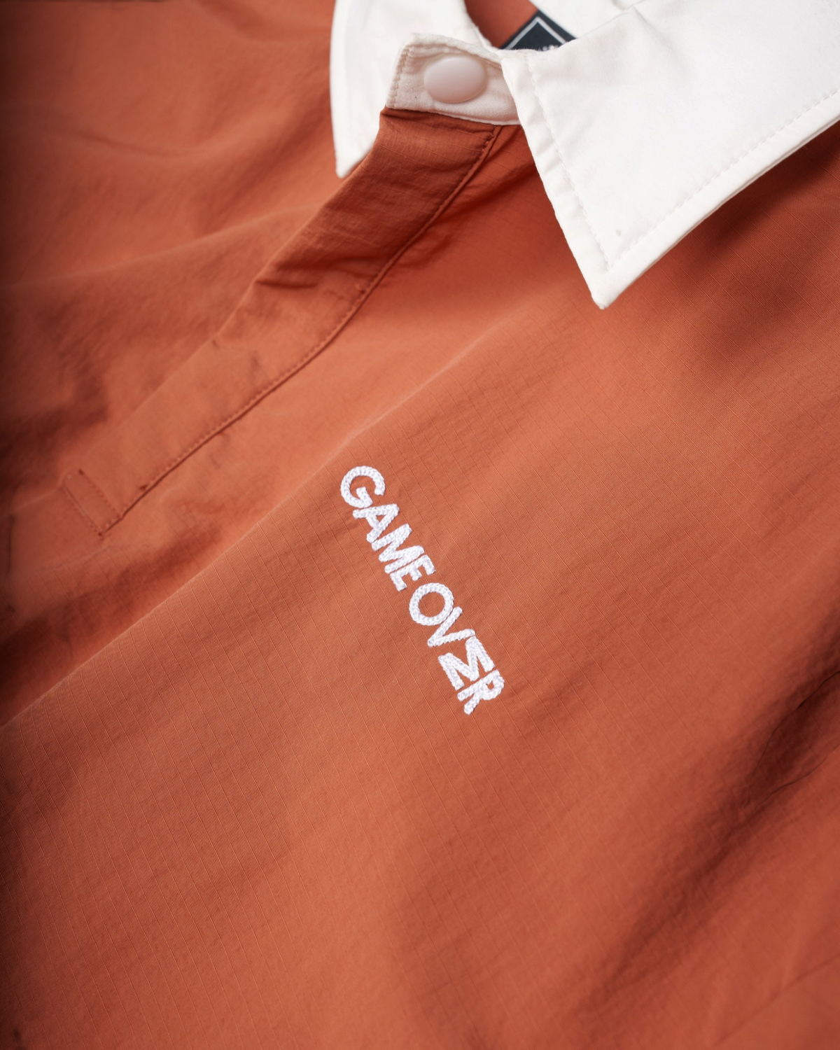 Polo T-Shirt GO Brown терракотовое поло с кремовым воротником — вышивка GAMEOVER на груди | GAMEOVERSHOP