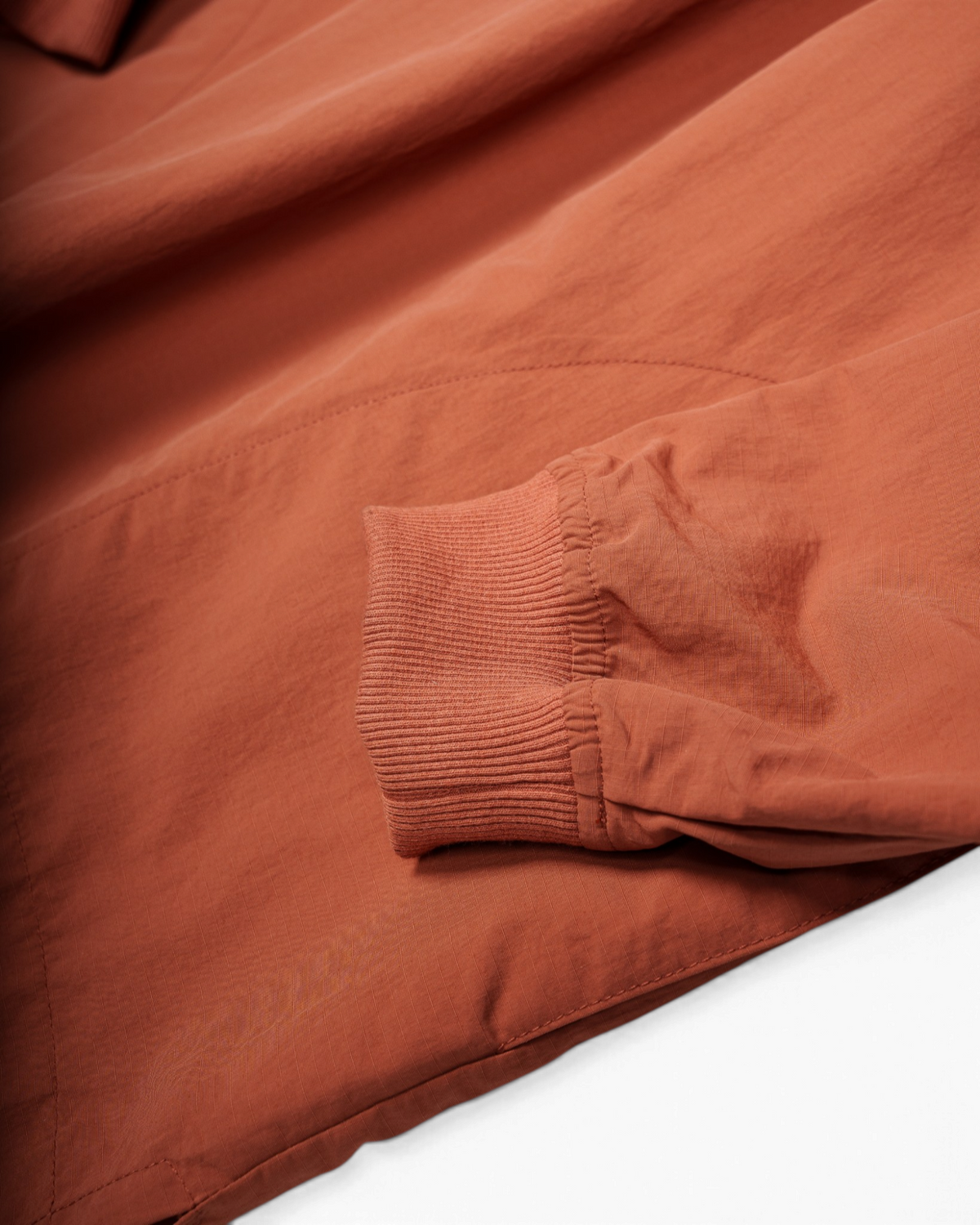 Polo T-Shirt GO Brown терракотовое поло с кремовым воротником — манжета в рубчик крупным планом | GAMEOVERSHOP