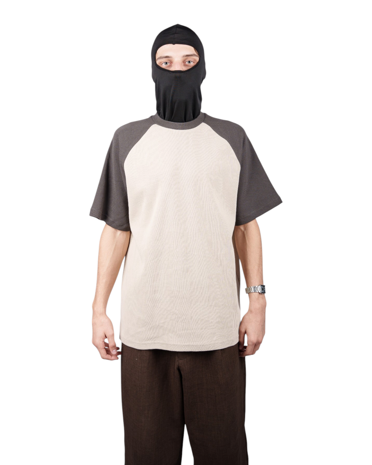 T-Shirt GO бежевая футболка с тёмными рукавами — вид спереди на модели | GAMEOVERSHOP