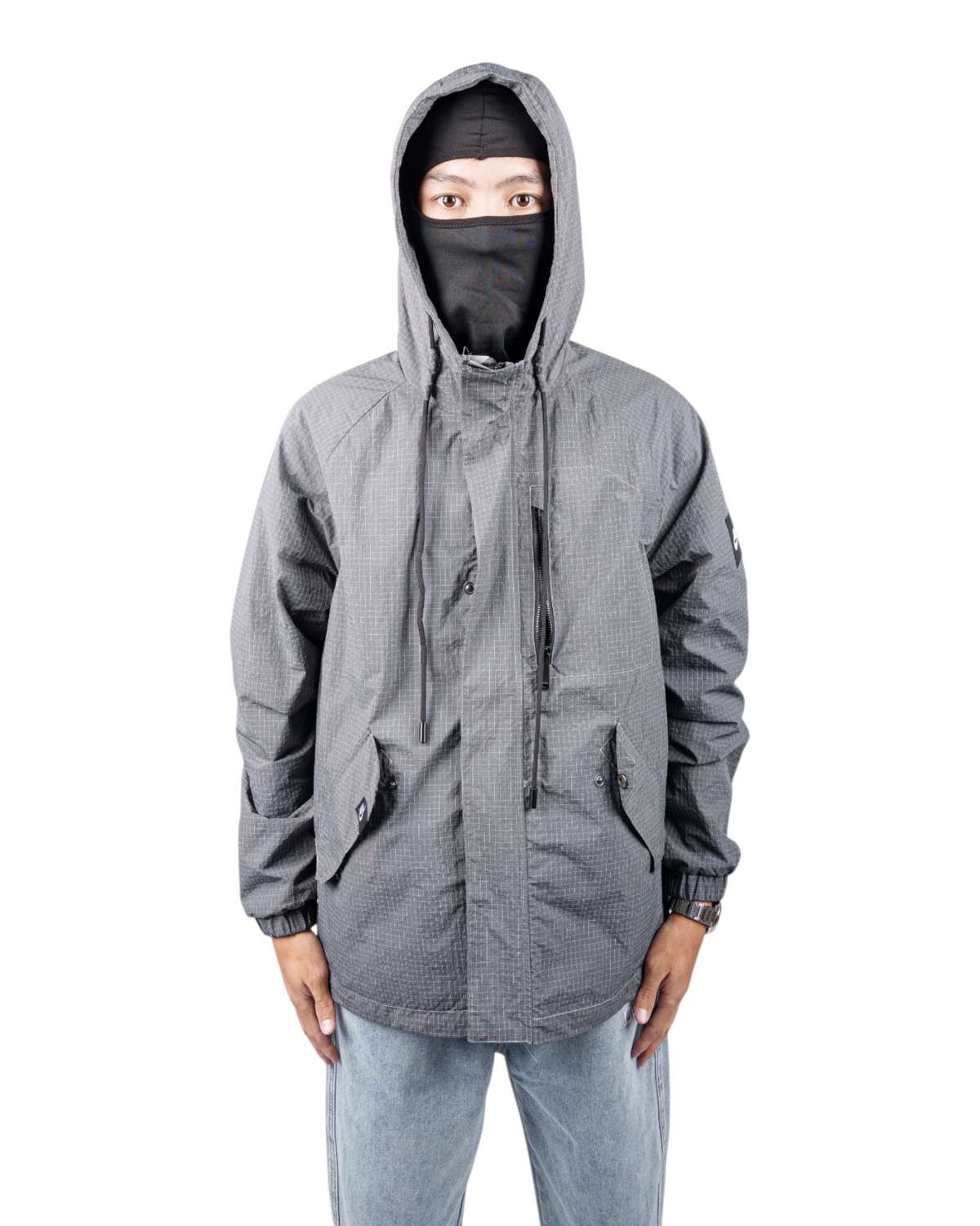 Ветровка Nike 7813 серая — спереди, капюшон на голове | GAMEOVERSHOP
