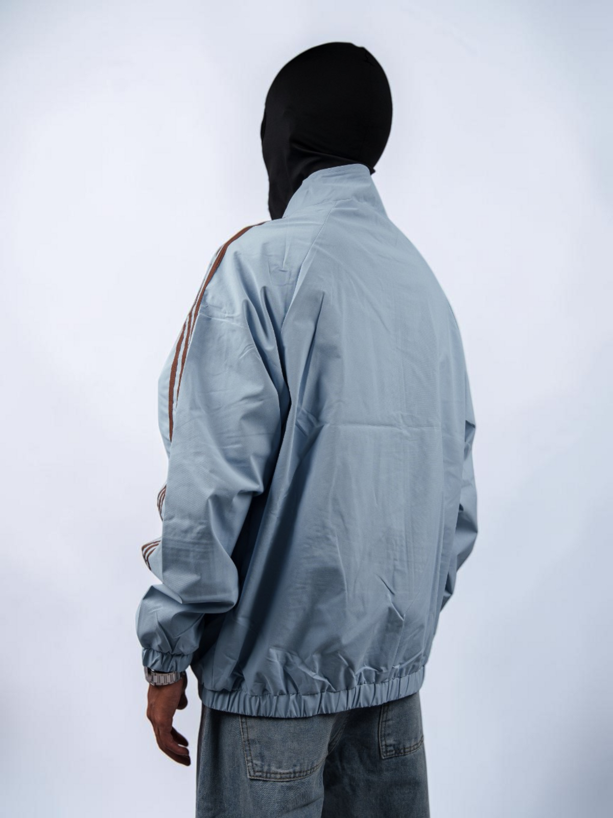 600040-batch_clothing_2026-09-22_identity-04
