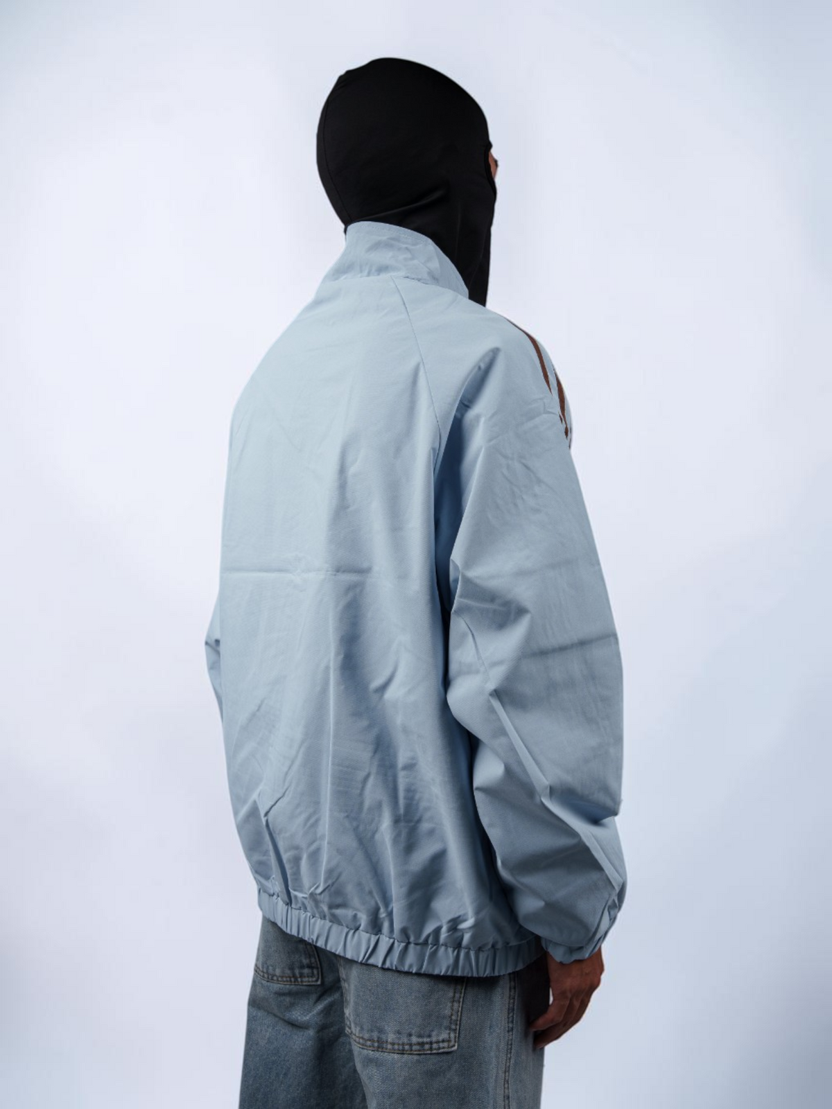 600040-batch_clothing_2026-09-22_identity-06