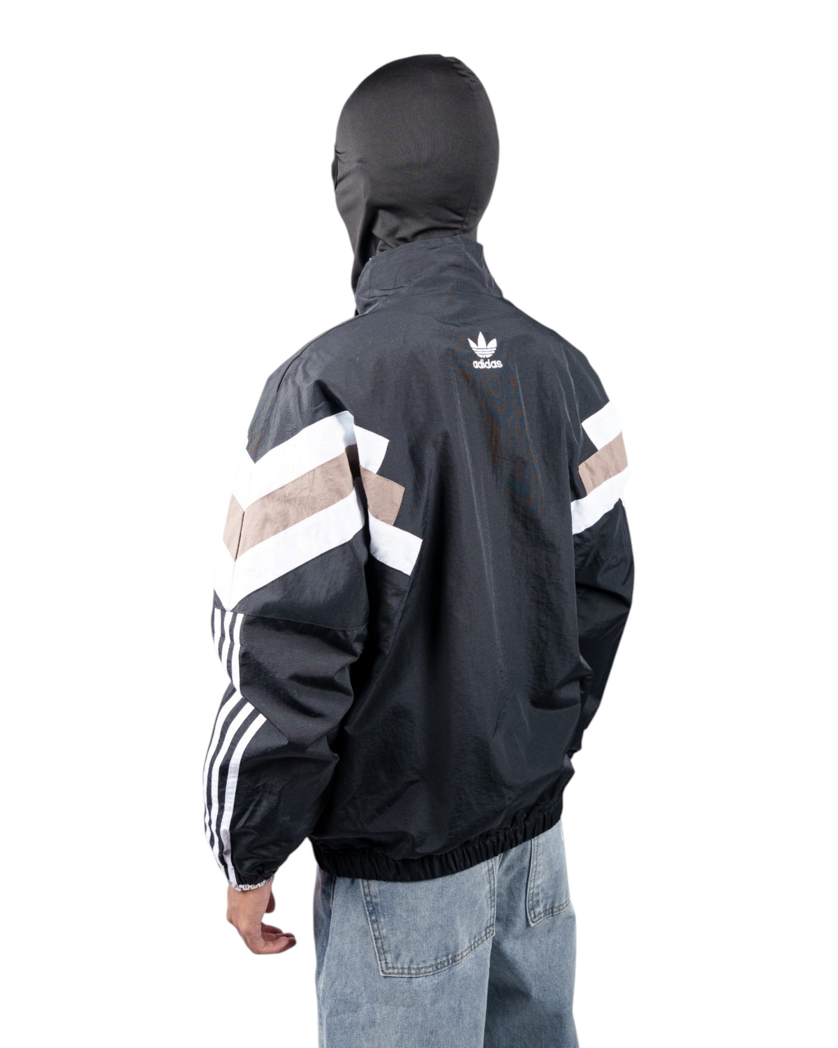 600163-clothing-20261002-04