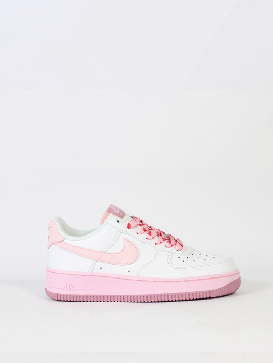 Кроссовки WMNS Air Force 1 ‘07 Valentines Day 2023' - Luxe
