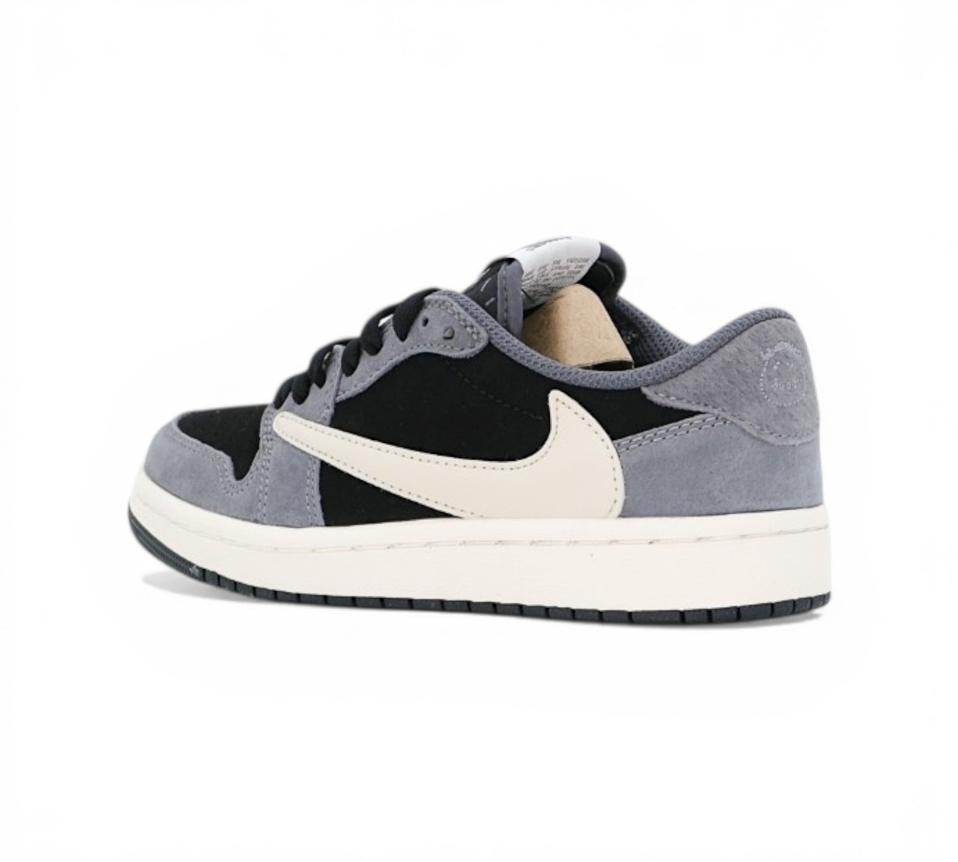 Кроссовки Nike Air Jordan 1 Low Travis Scott, черно-серые с бежевыми деталями, вид сбоку