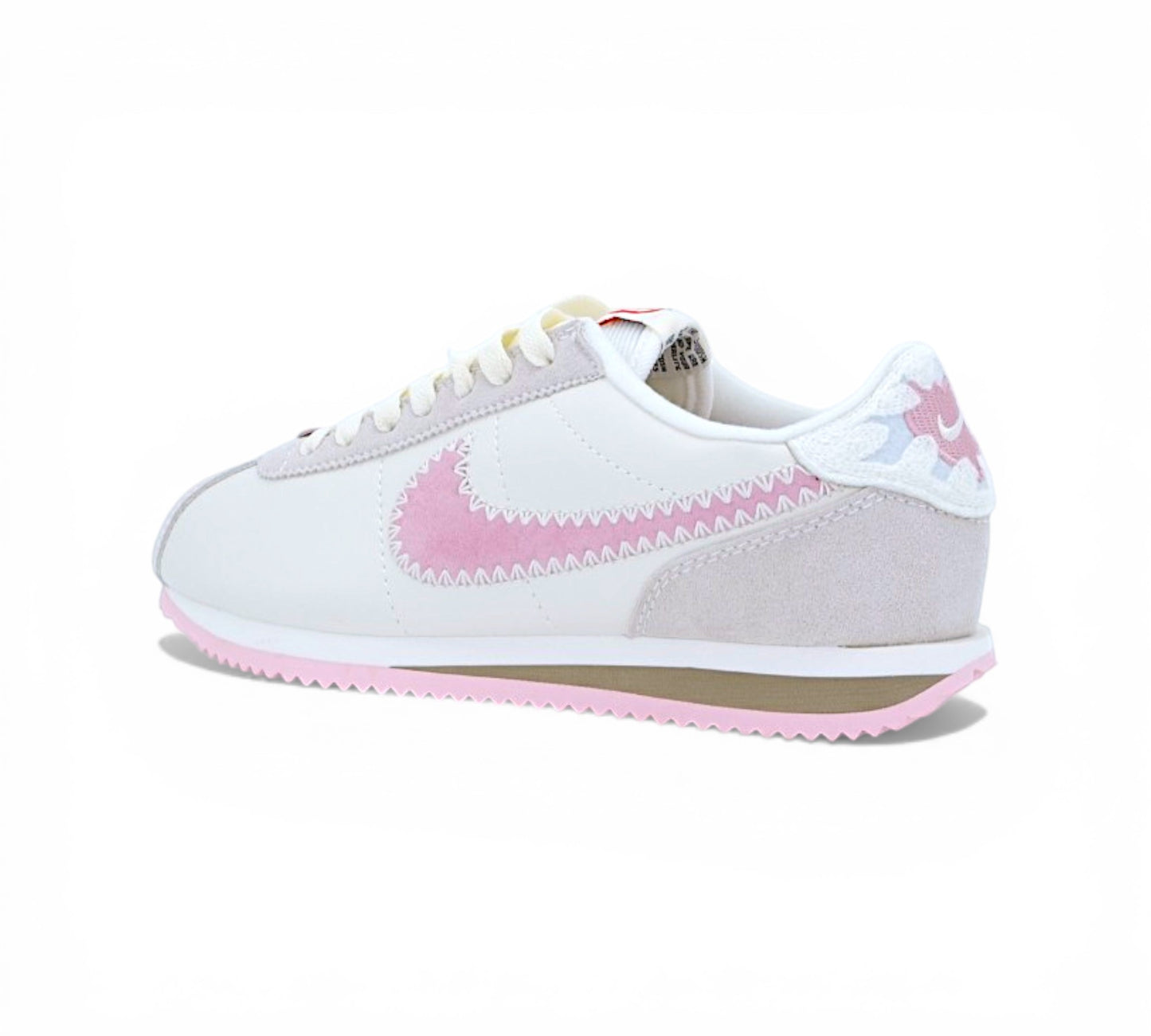 Кроссовки Nike Cortez, белые с розовым, вид сбоку