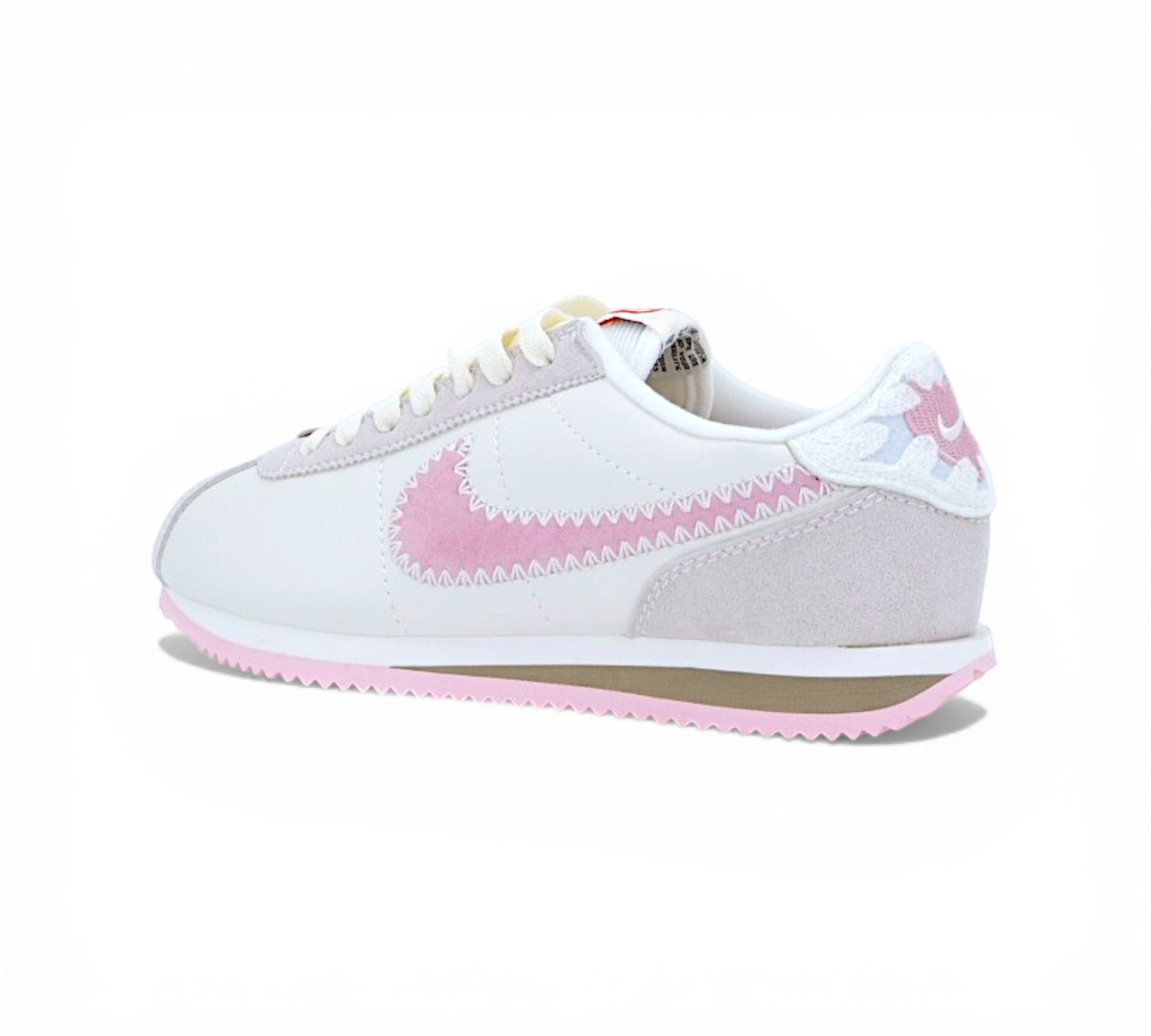 Кроссовки Nike Cortez, белые с розовым, вид сбоку