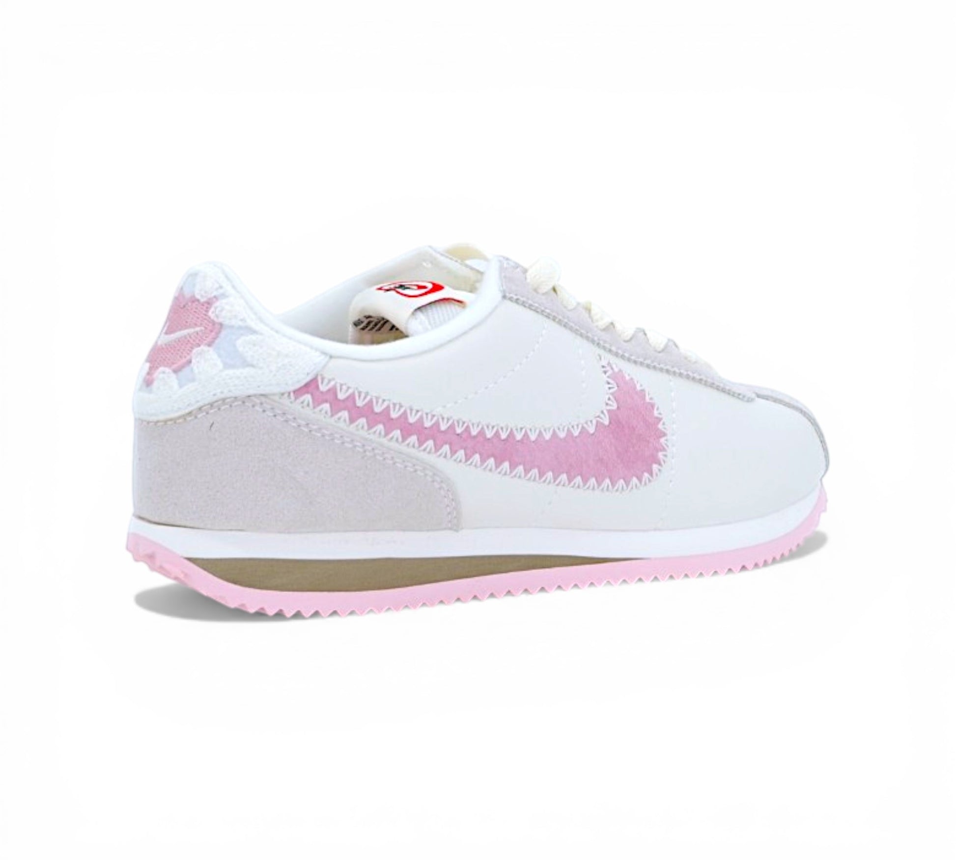 Кроссовки Nike Cortez, белые с розовым, вид сбоку