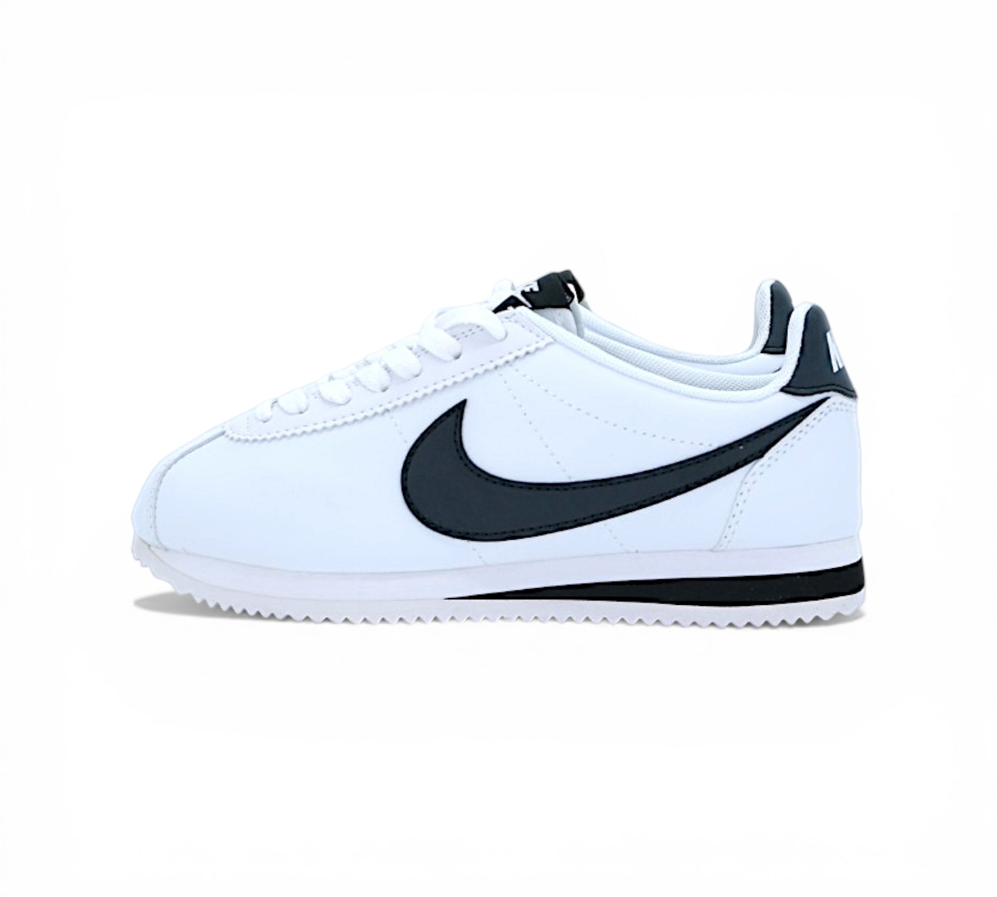 Кроссовки Nike Cortez белые с черным, вид сбоку