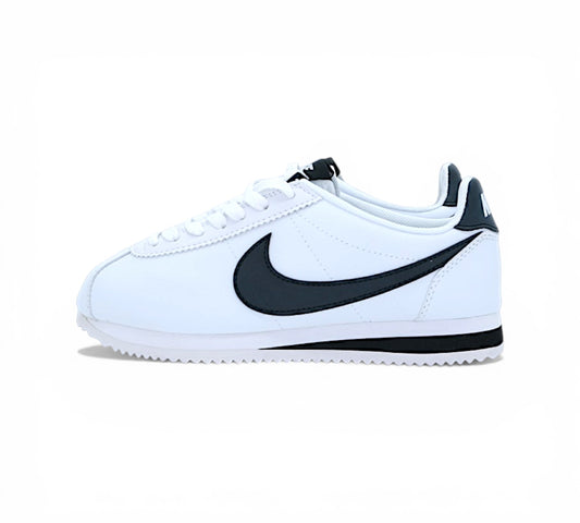Кроссовки Nike Cortez белые с черным, вид сбоку
