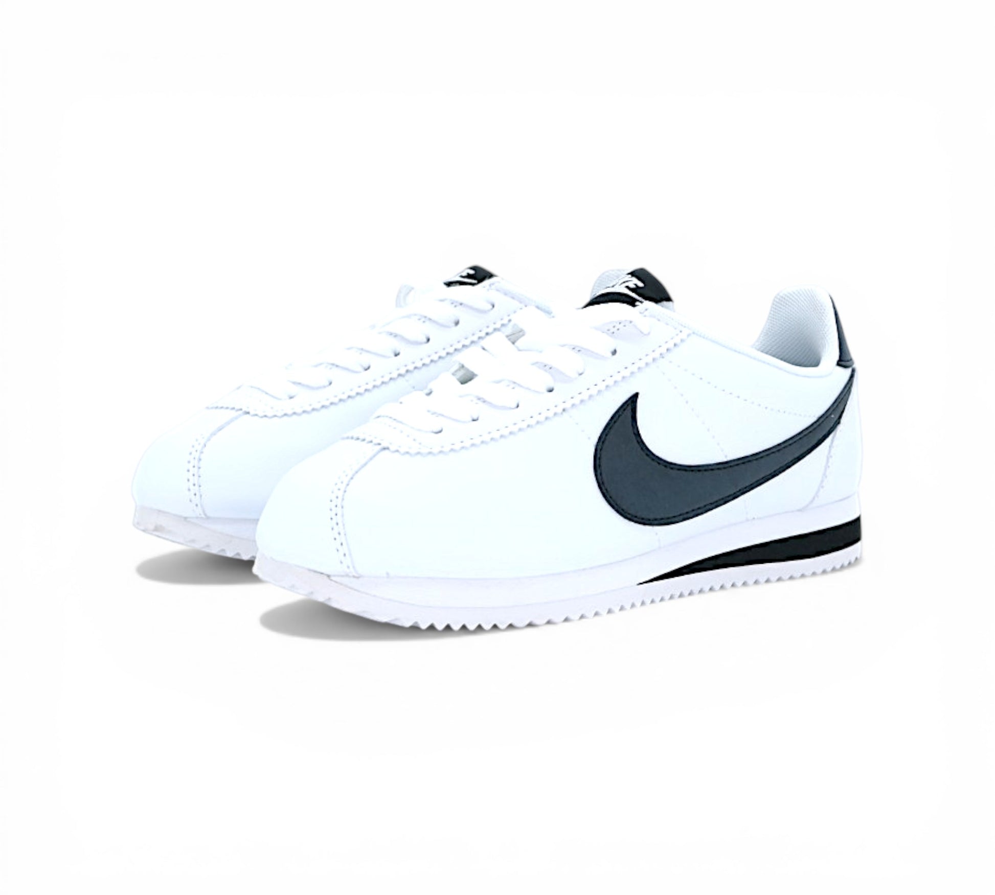 Кроссовки Nike Cortez белые с черным, вид сбоку