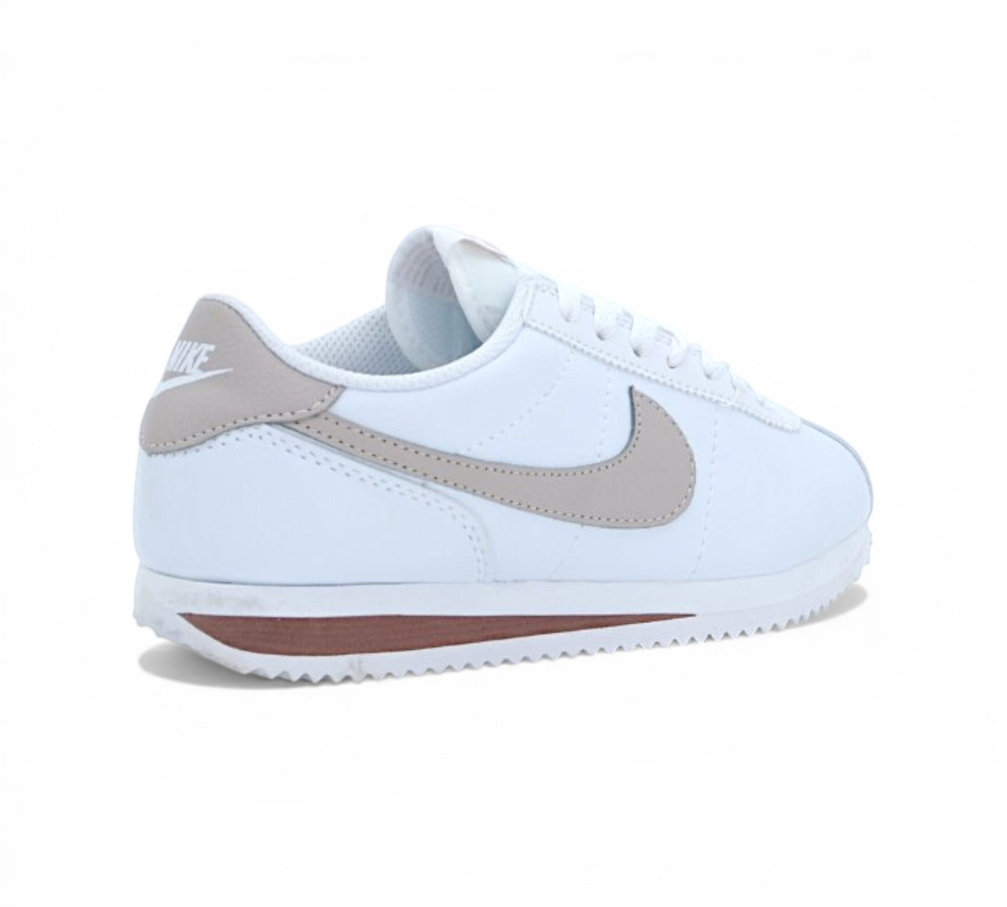 Кроссовки Nike Cortez белые с бежевыми деталями, вид сбоку