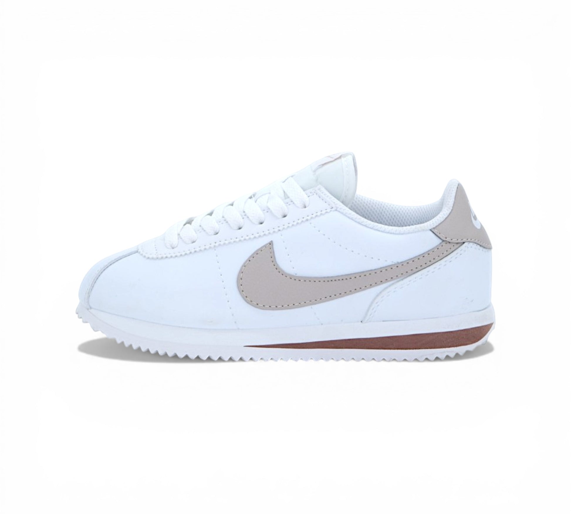Кроссовки Nike Cortez белые с бежевыми деталями, вид сбоку