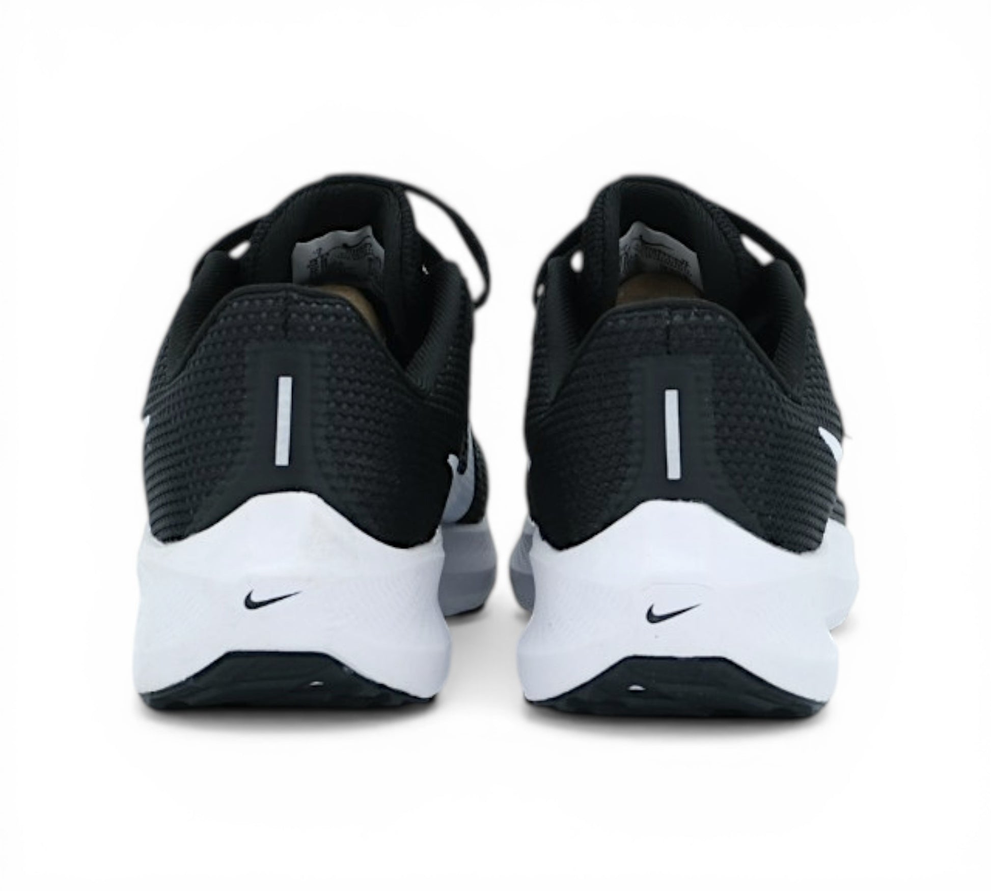 Кроссовки Nike Air Zoom Pegasus, чёрные с белым, вид сбоку