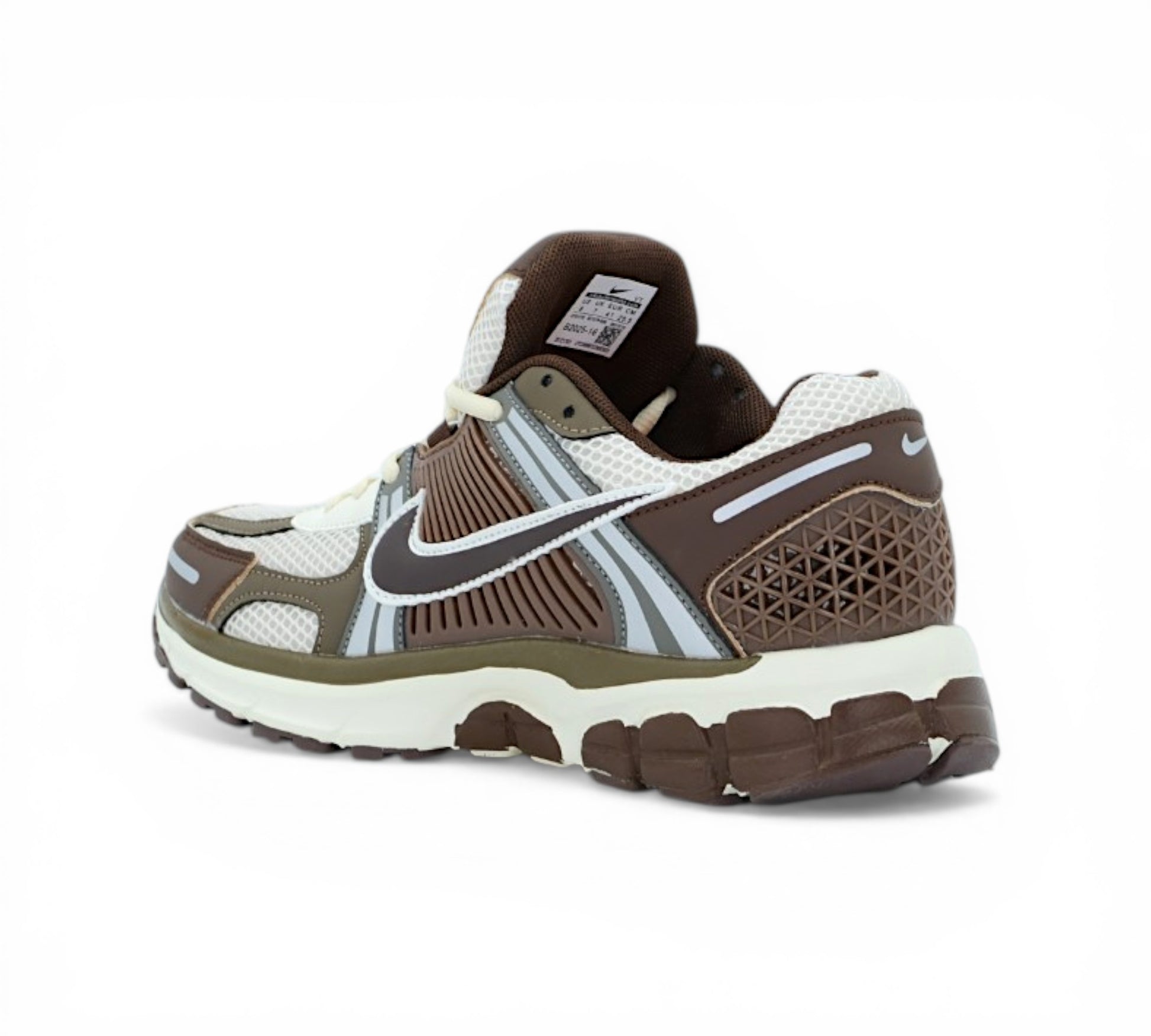 Кроссовки Nike Zoom Vomero 5, коричневые, вид сбоку