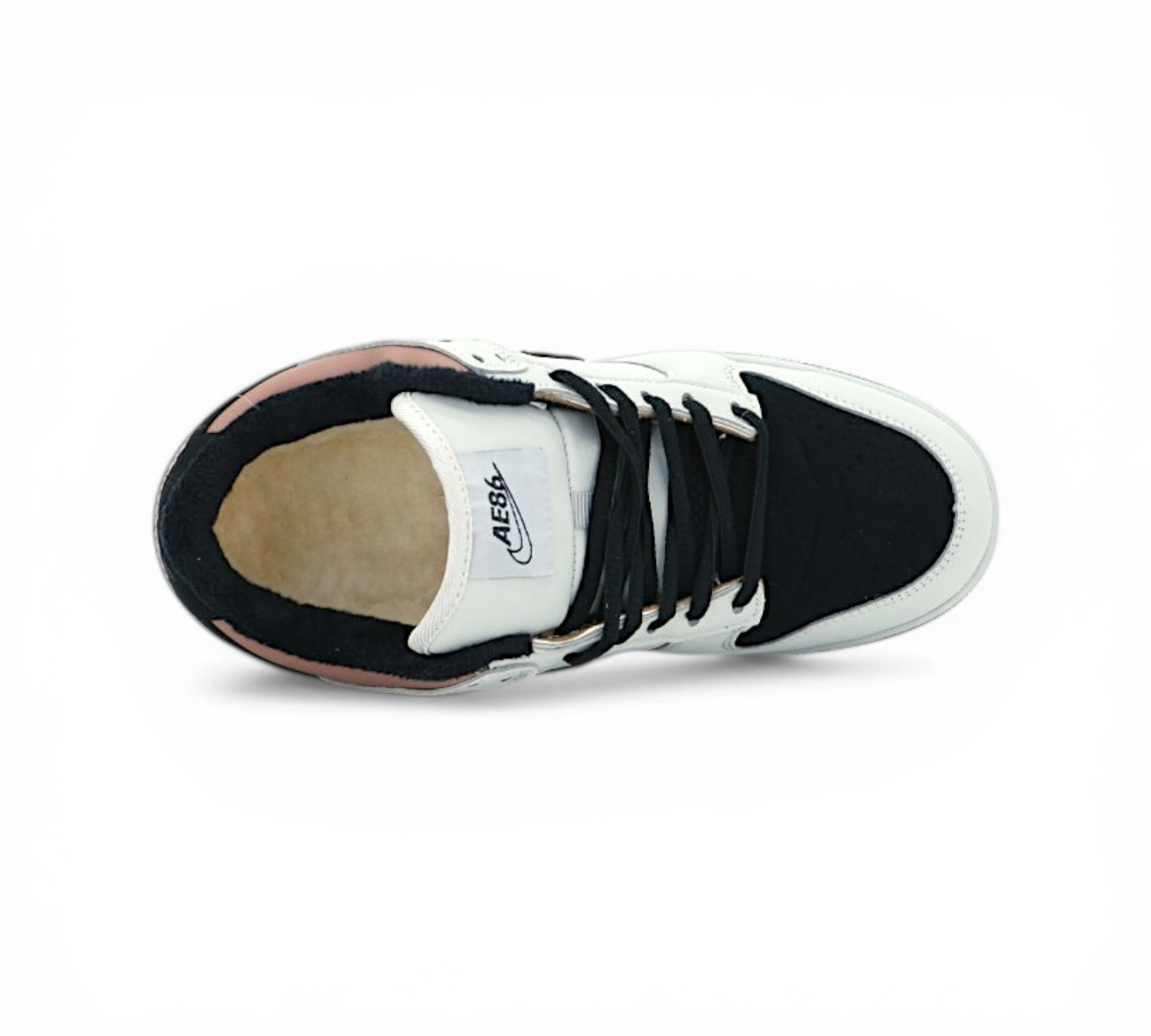 Кроссовки Nike SB Dunk Low AE86, белые с черным, вид сбоку