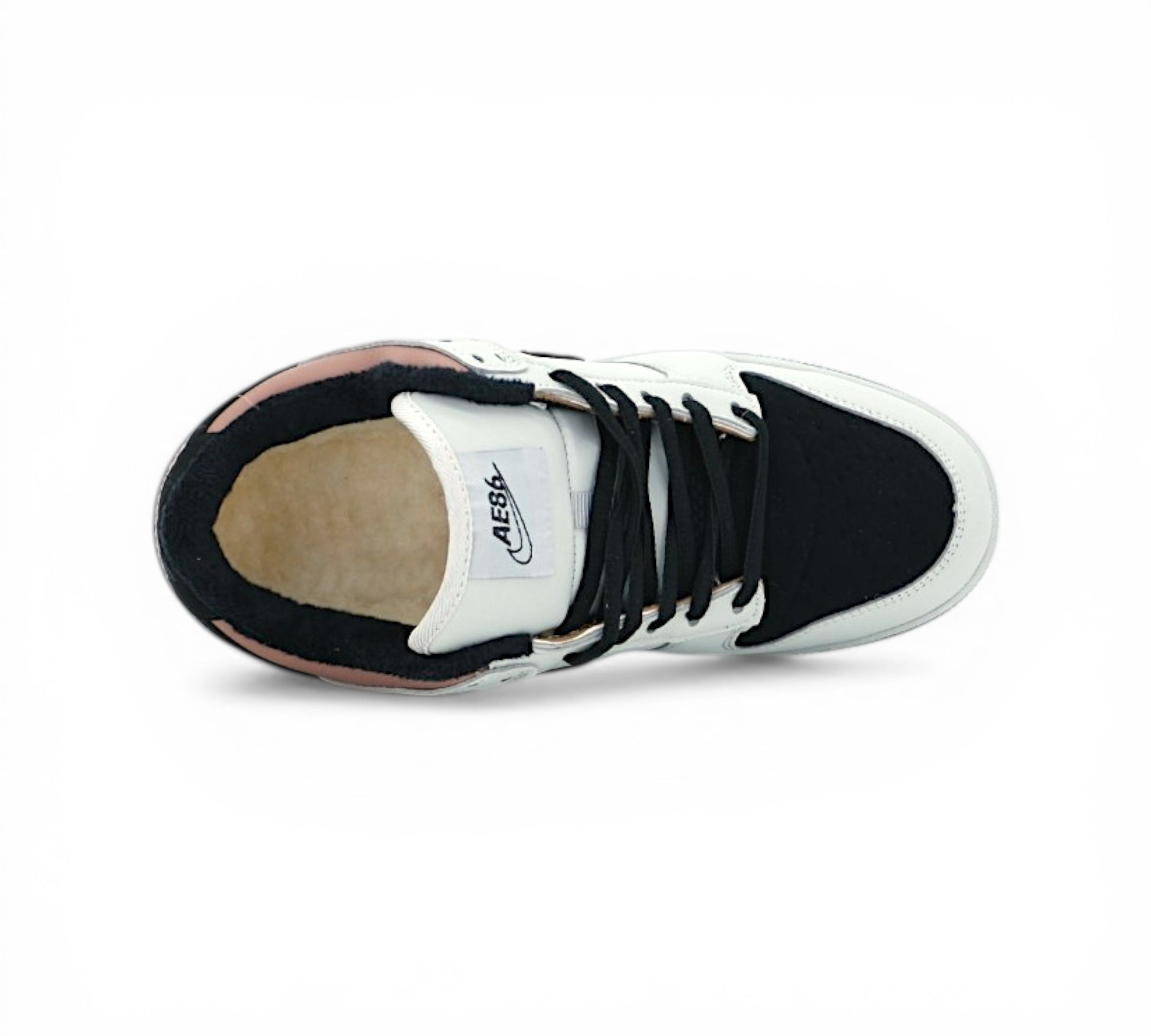 Кроссовки Nike SB Dunk Low AE86, белые с черным, вид сбоку