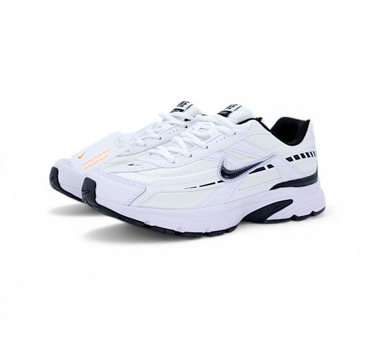 Кроссовки Nike P-7000 белые, вид сбоку
