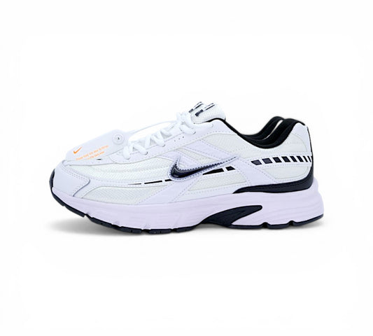 Кроссовки Nike P-7000 белые, вид сбоку
