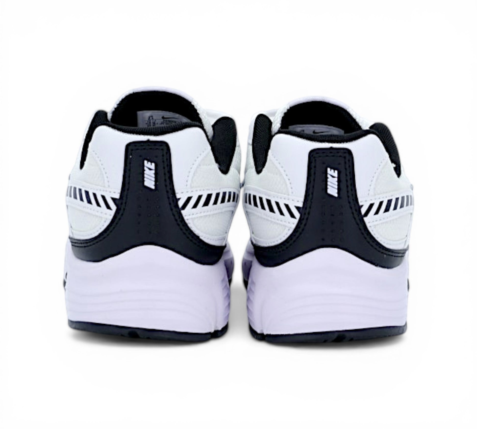 Кроссовки Nike P-7000 белые, вид сбоку