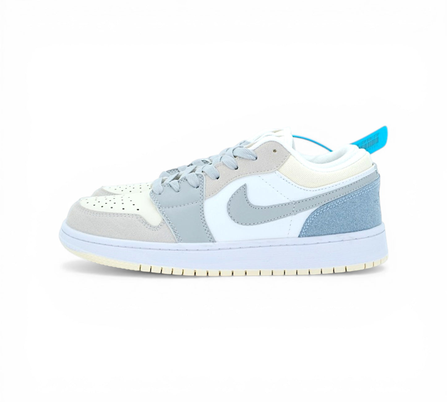 Кроссовки Nike Air Jordan, серо-белые, вид сбоку