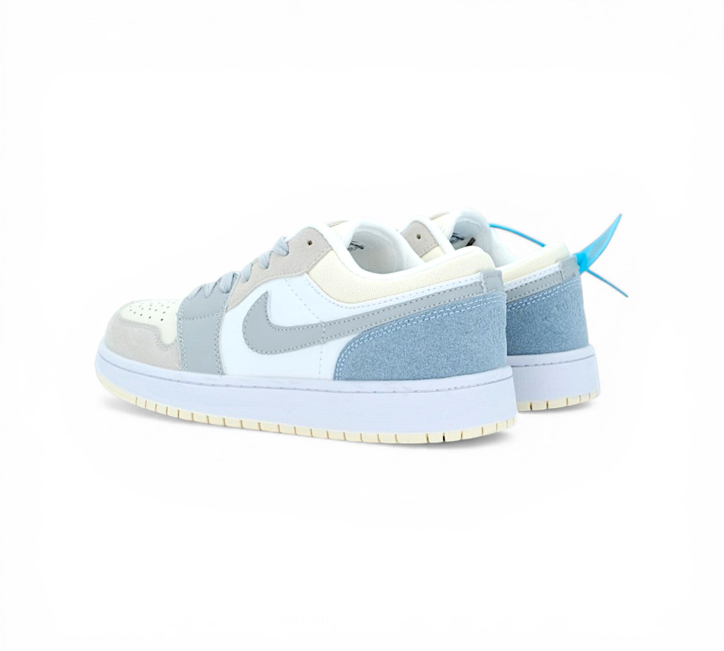Кроссовки Nike Air Jordan, серо-белые, вид сбоку