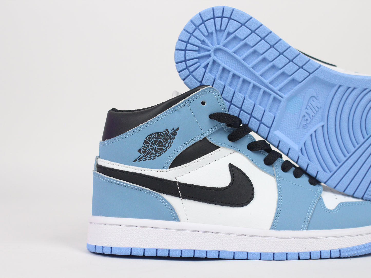 Кроссовки Air Jordan 1 Mid ‘University Blue’ - Spec