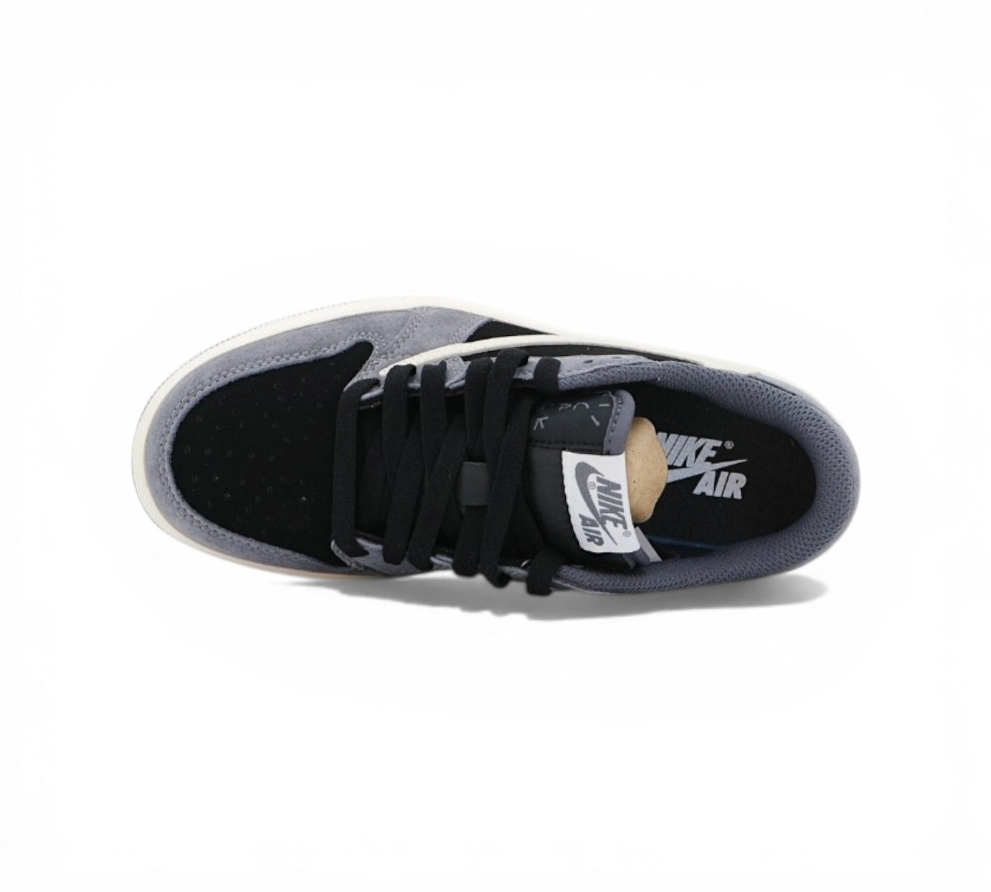 Кроссовки Nike Air Jordan 1 Low Travis Scott, черно-серые с бежевыми деталями, вид сбоку