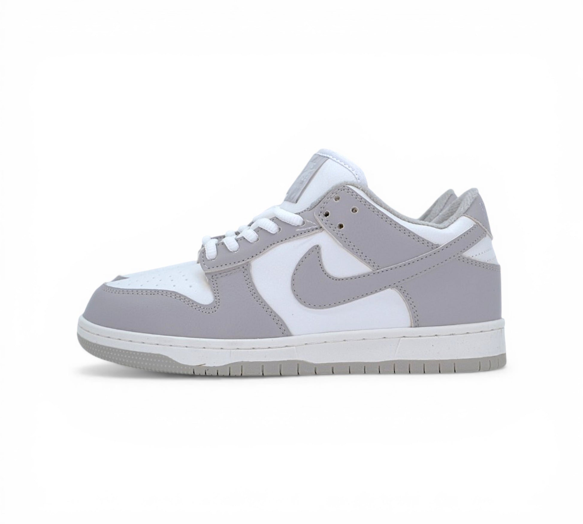 Кроссовки Nike Dunk Mid, бело-серые, вид сбоку