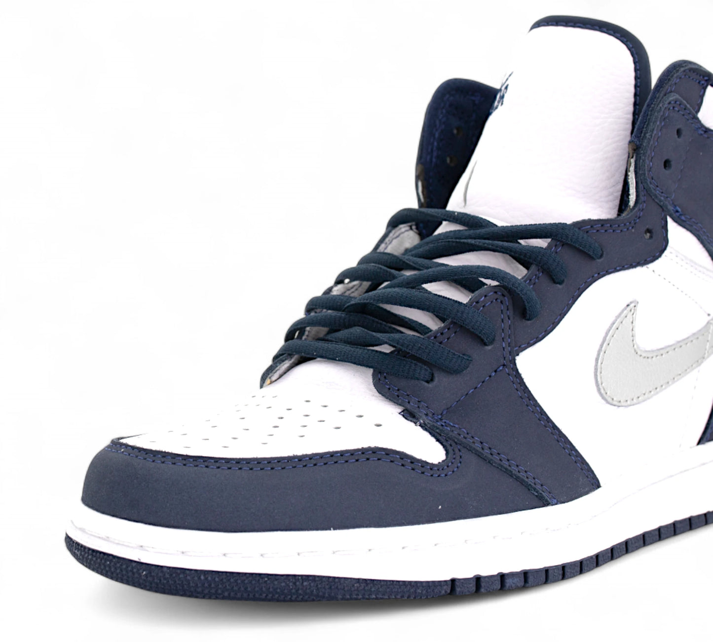 Air Jordan 1 Retro High OG “Dark-Blue/White/Silver – Skyline” Z