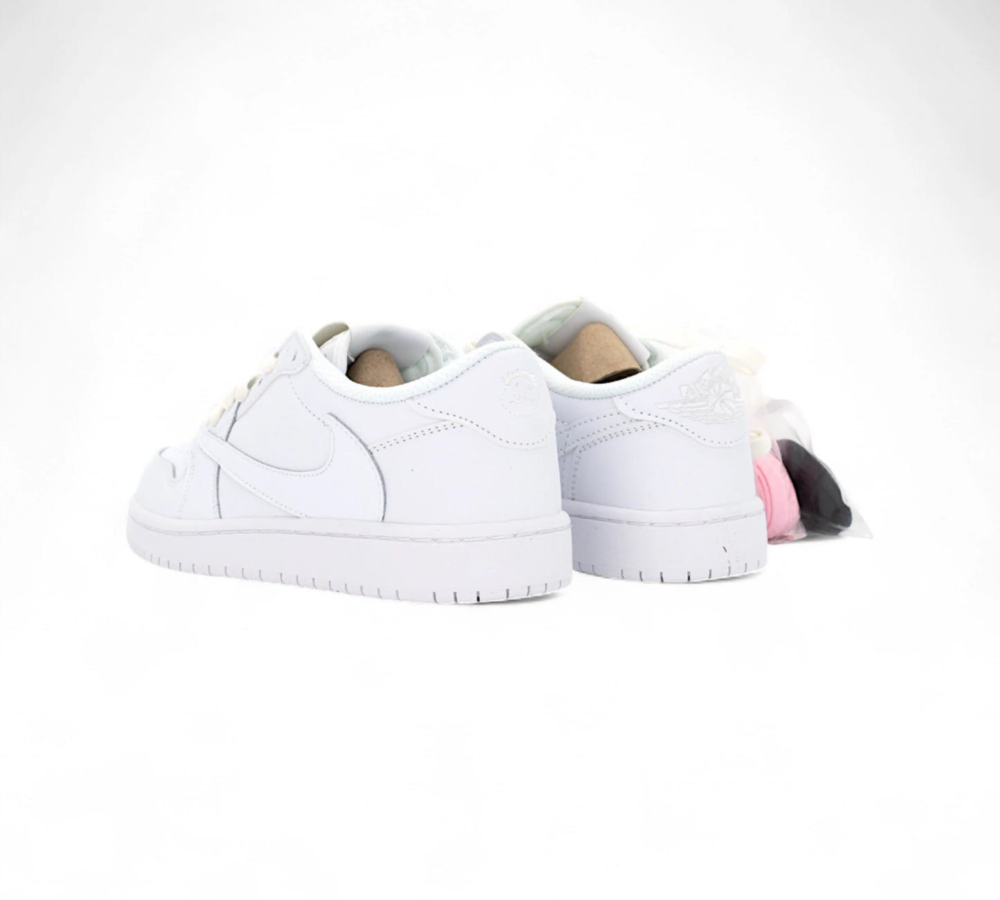 Travis Scott’s White Party F&F Air Jordan 1 Lows Inv