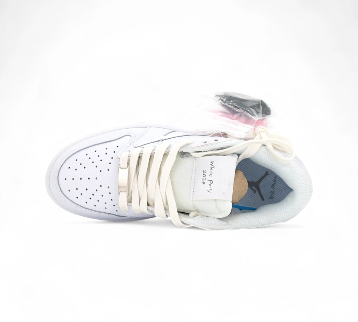 Travis Scott’s White Party F&F Air Jordan 1 Lows Inv