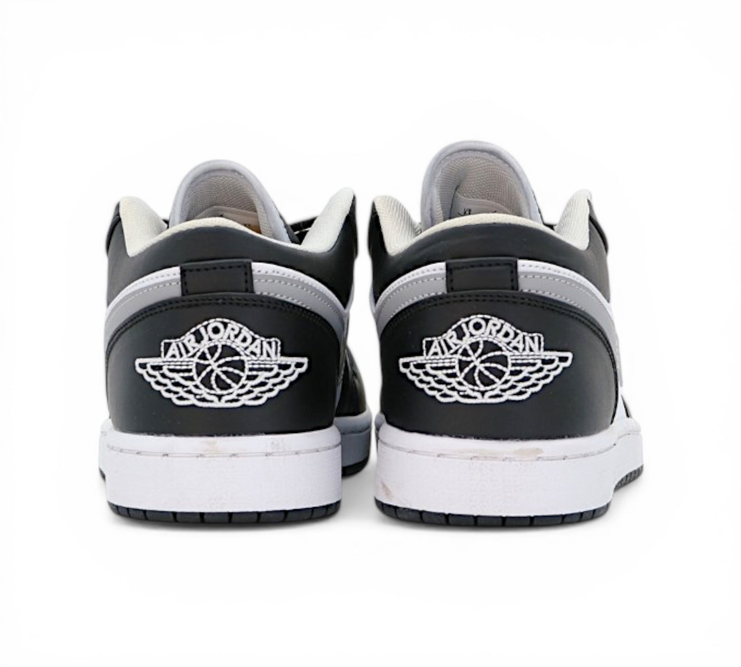 Кроссовки Nike Air Jordan 1 Low, чёрно-белые с серым, вид сбоку