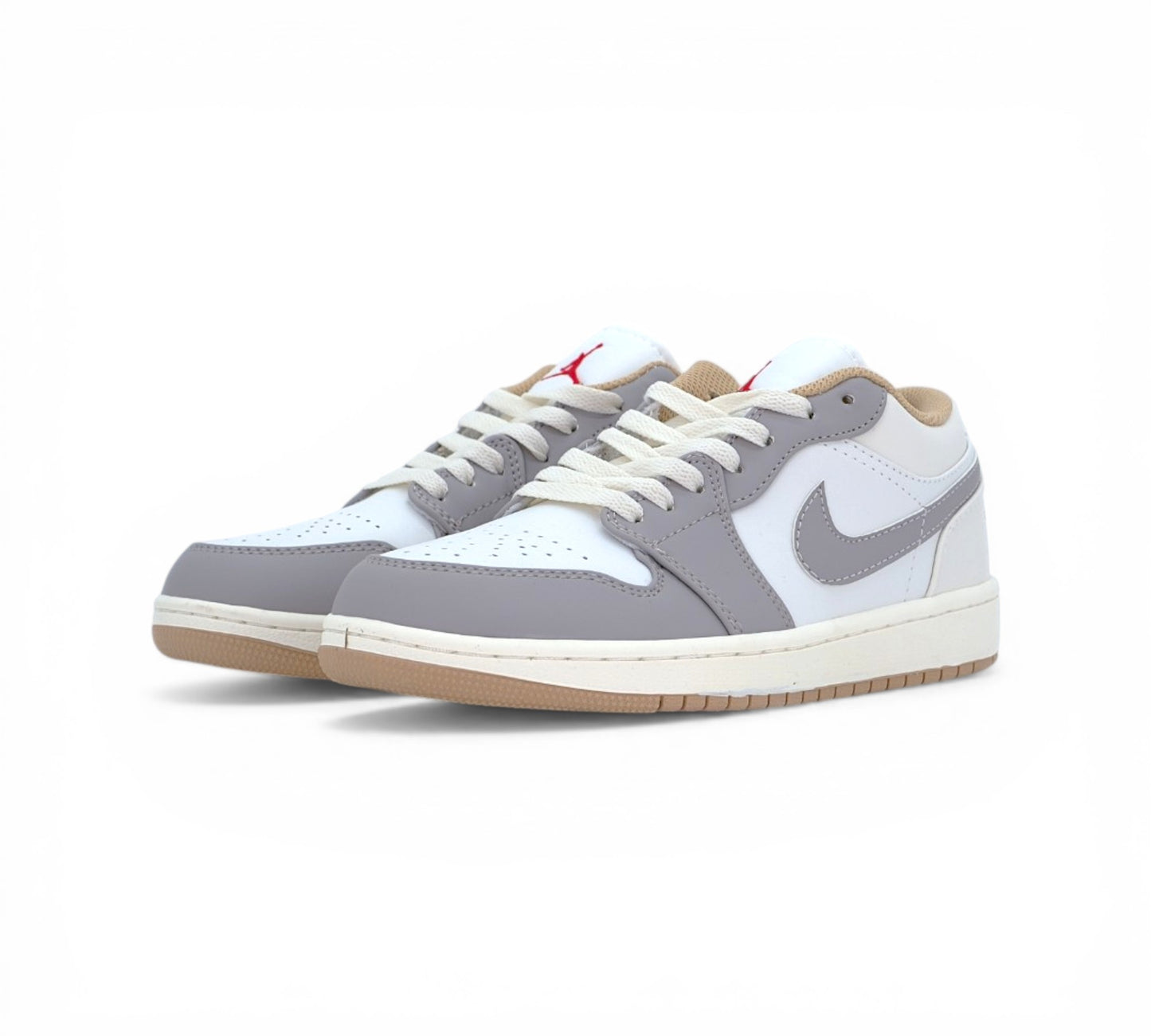Низкие кроссовки Nike Air Jordan 1 Low, белые с серыми вставками, вид сбоку