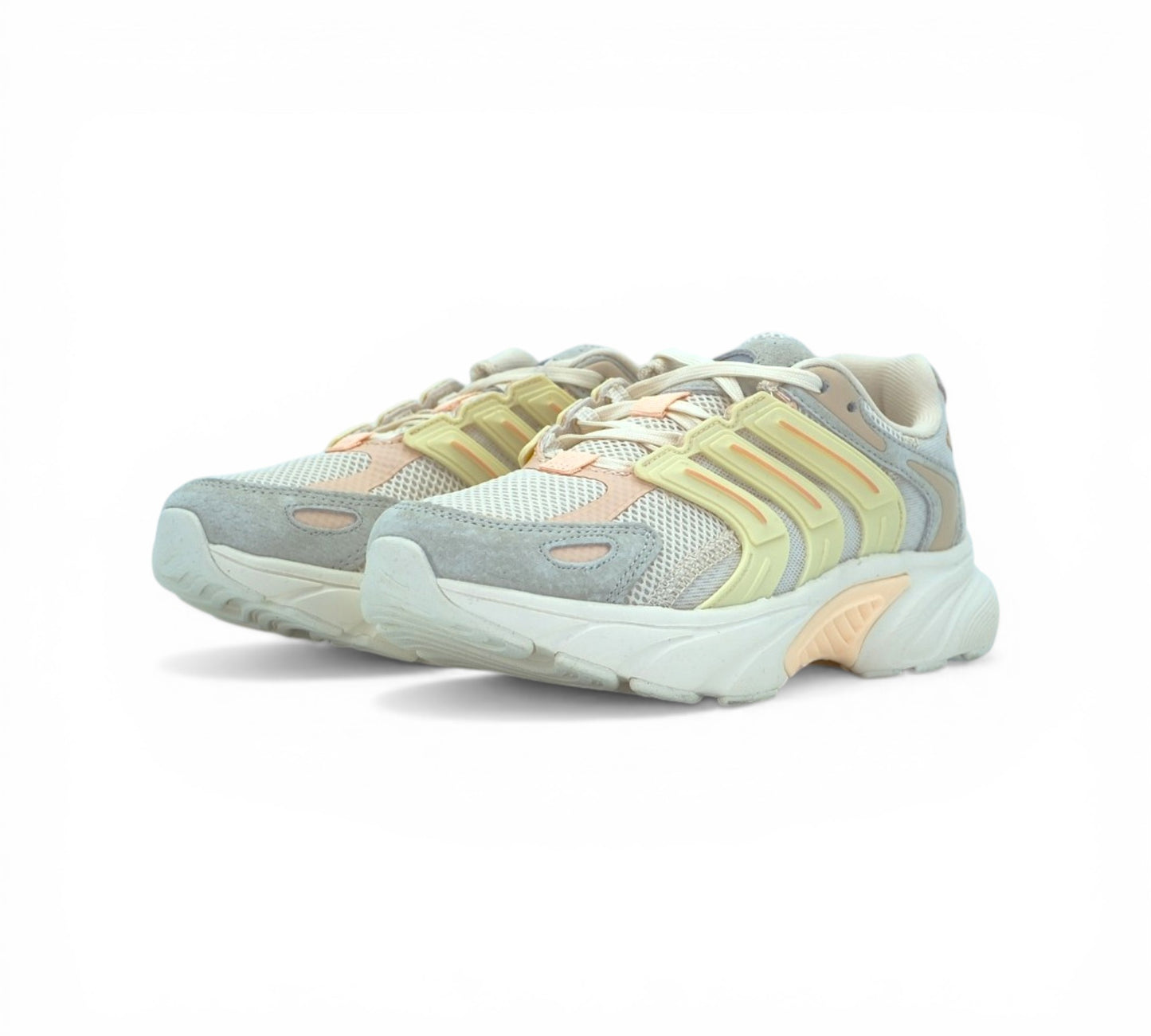 Кроссовки Adidas, серые, вид сбоку