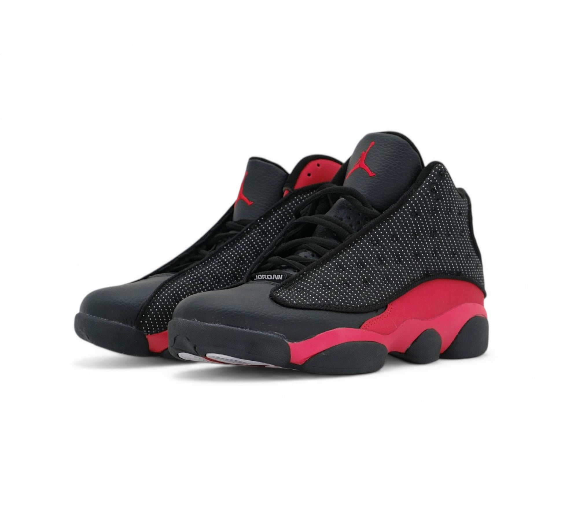 Кроссовки Nike Air Jordan 13, чёрно-красные, вид сбоку