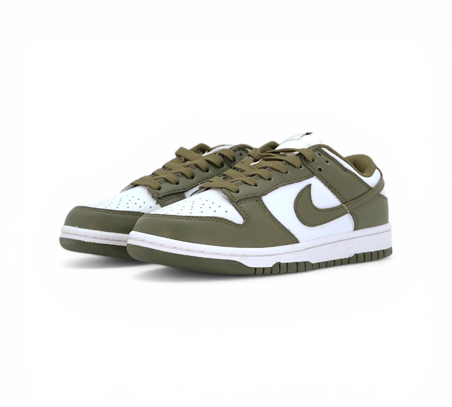 Кроссовки Nike Dunk Low, хаки и белые, вид сбоку
