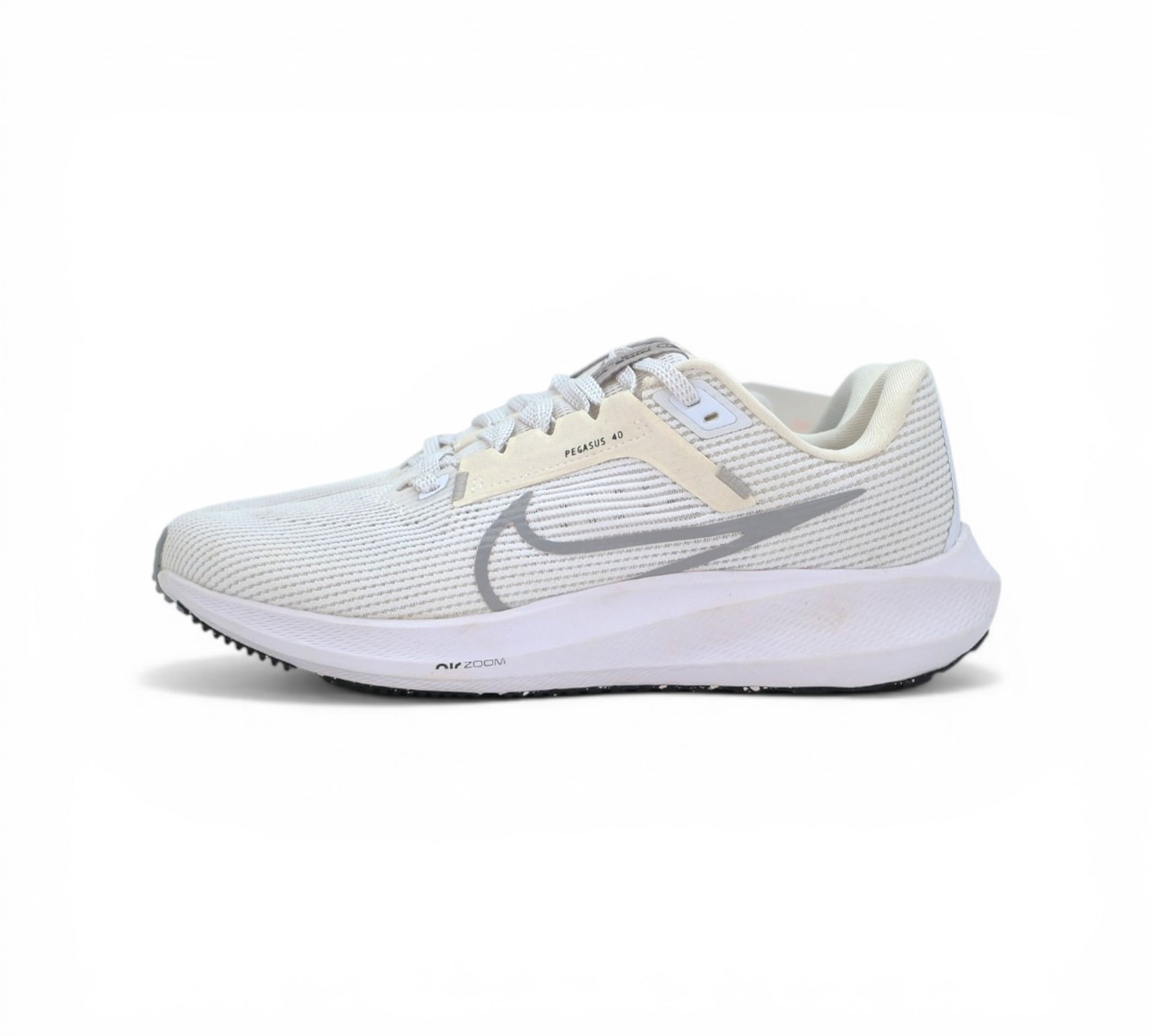 Кроссовки Nike Air Zoom Pegasus 40, белые, вид сбоку