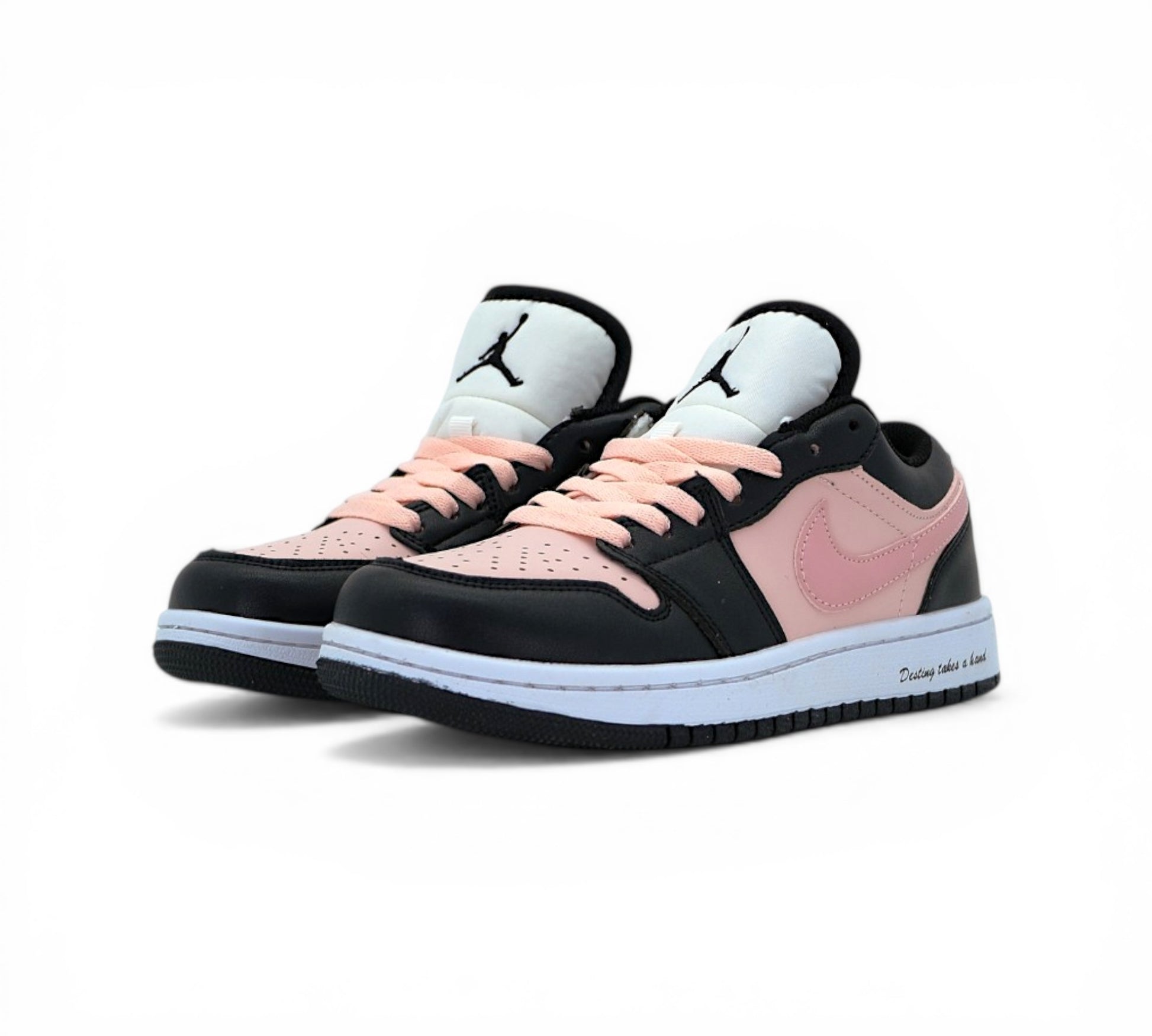 Кроссовки Jordan 1 Low, розовые с чёрным, вид сбоку