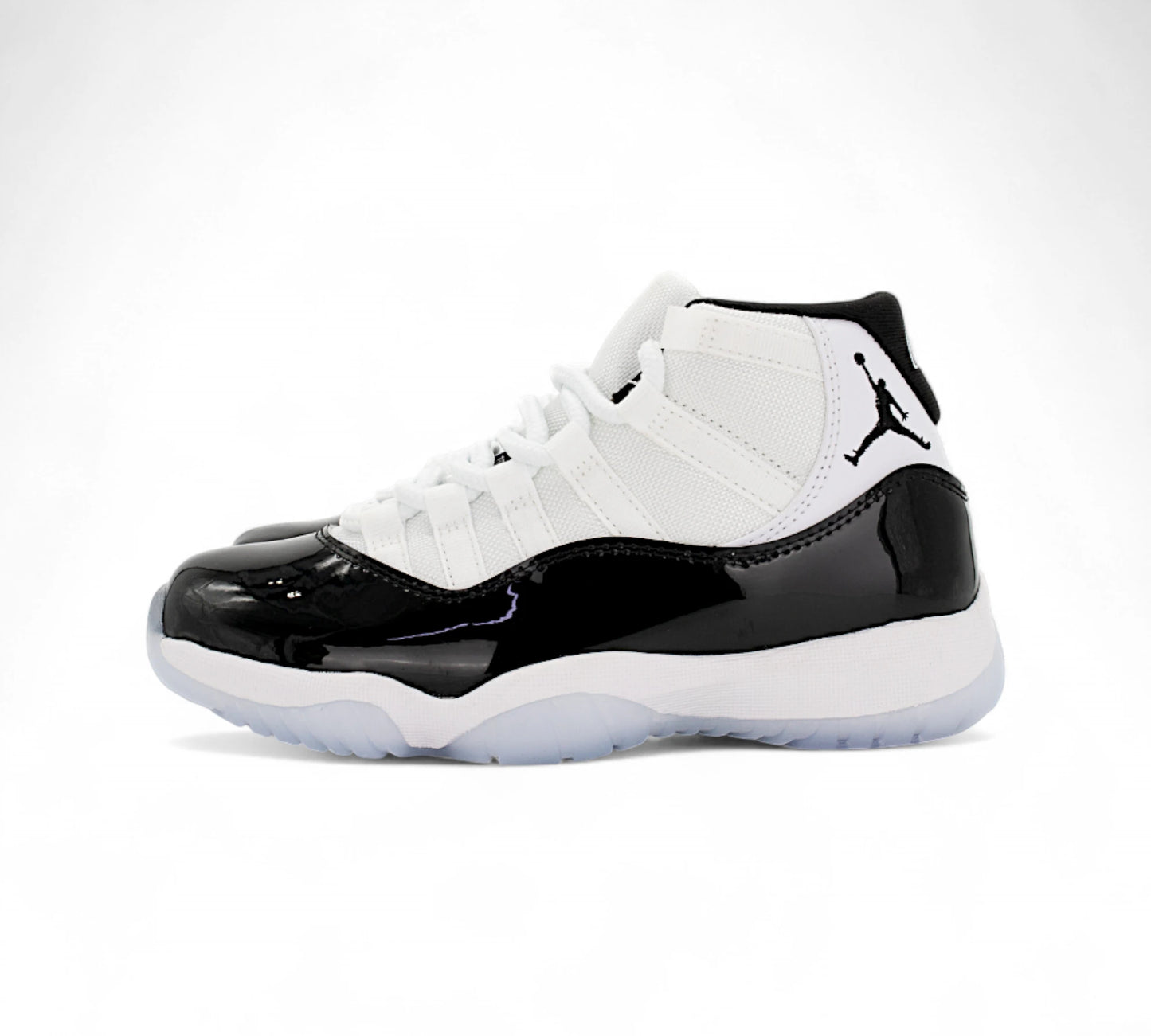 Air Jordan 11 Retro “Black/White – Pure Classic” Z