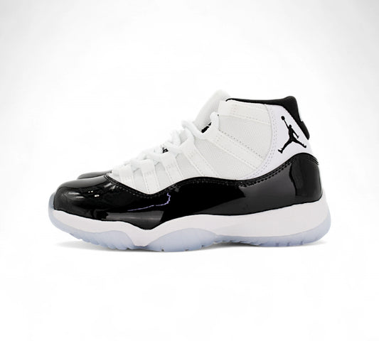 Air Jordan 11 Retro “Black/White – Pure Classic” Z