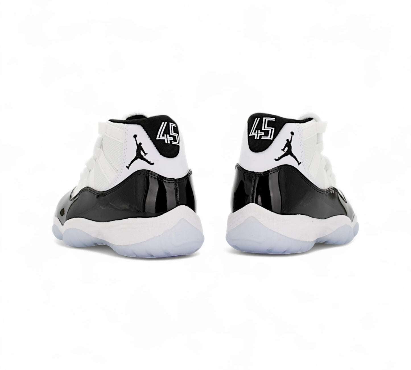 Air Jordan 11 Retro “Black/White – Pure Classic” Z