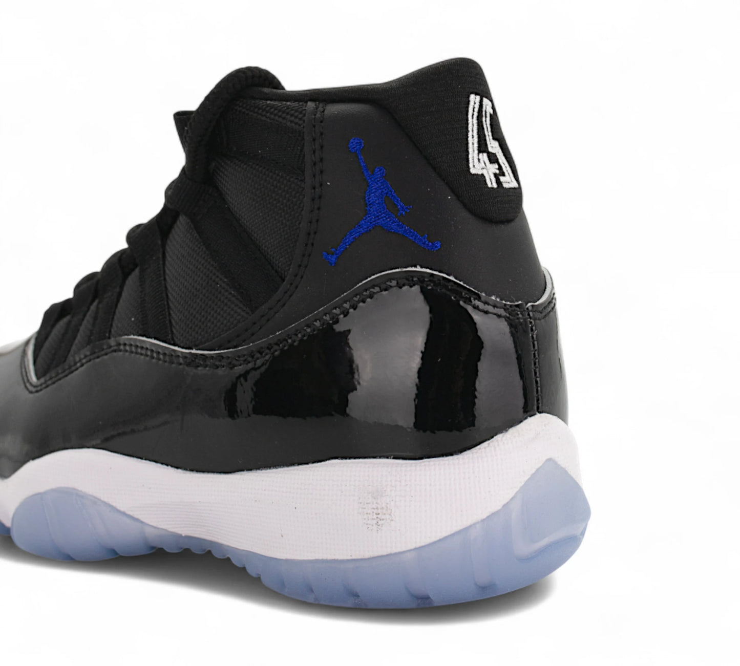 Air Jordan 11 Retro “Black/White/Blue – Cosmic Flow” Z