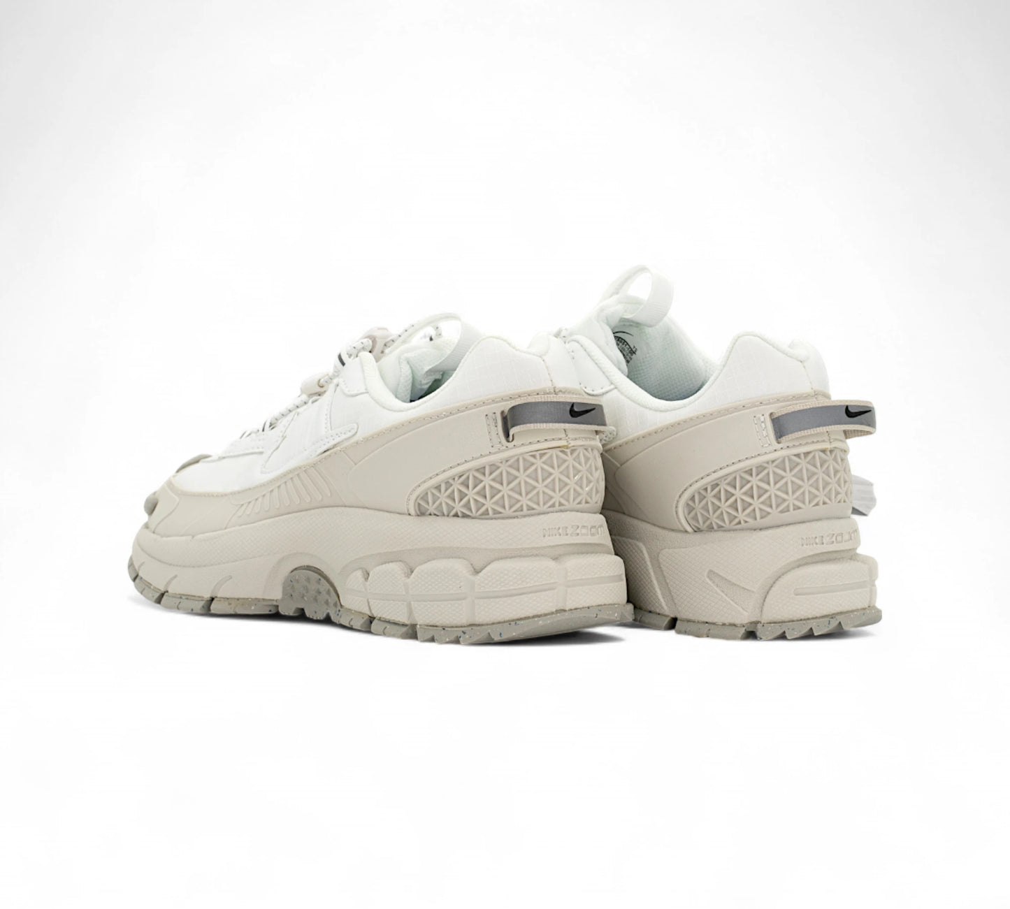 Nike Zoom Vomero Roam - “Whiteout” Z